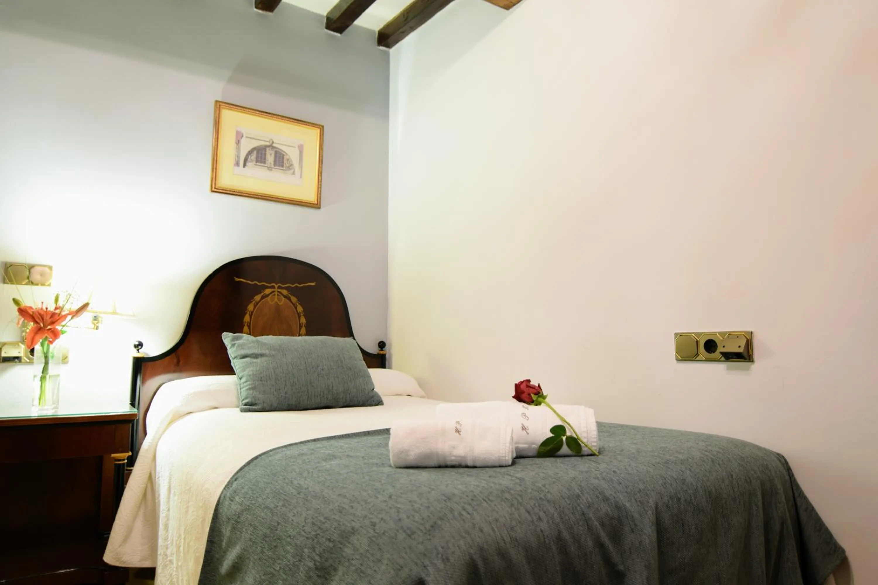 Photo of the whole room, Bed in Hospedium Plaza Mayor Salamanca