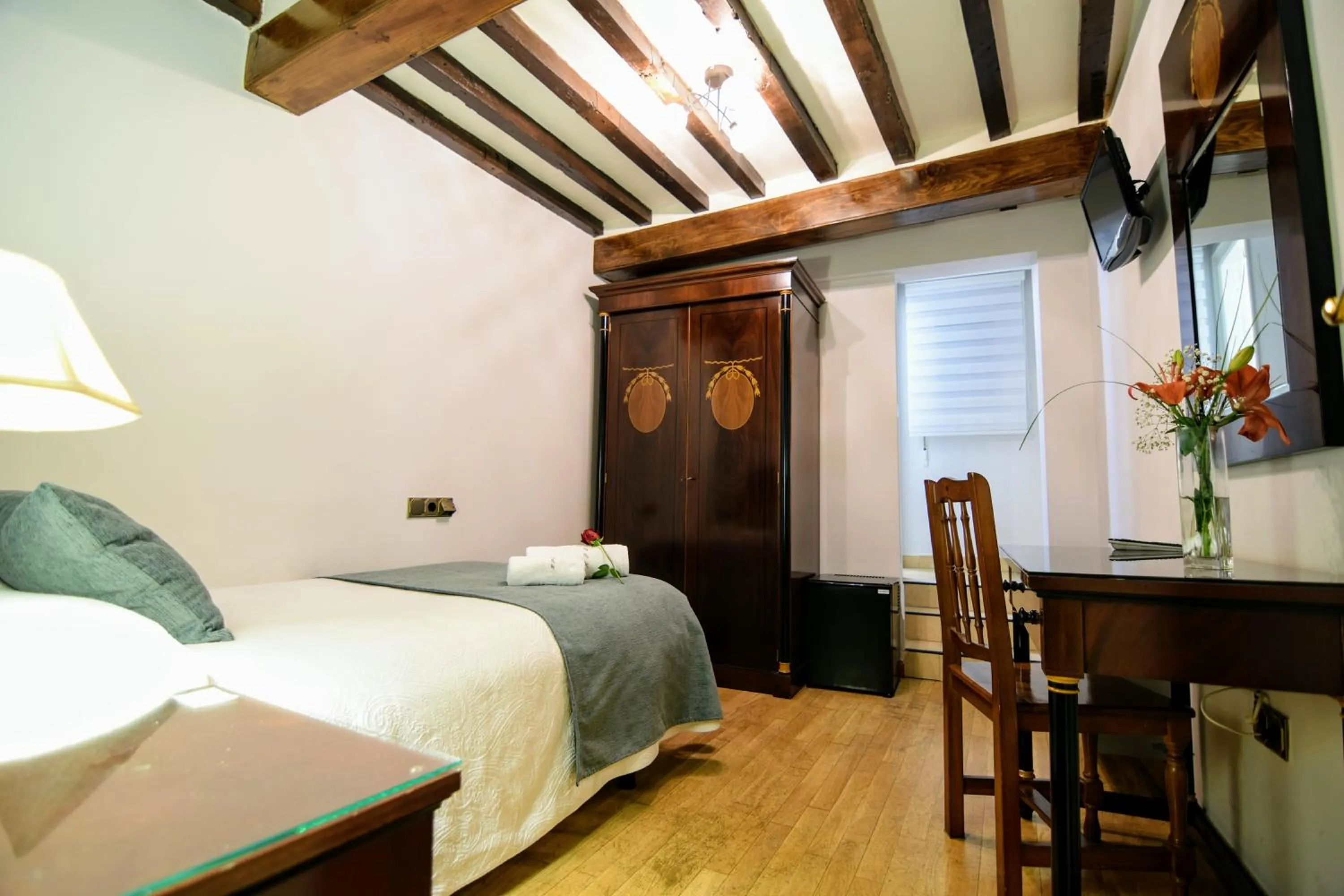 Photo of the whole room, Bed in Hospedium Plaza Mayor Salamanca