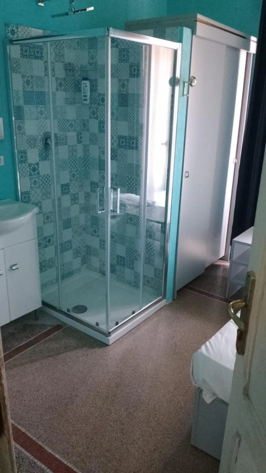 Shower in Hotel Doria