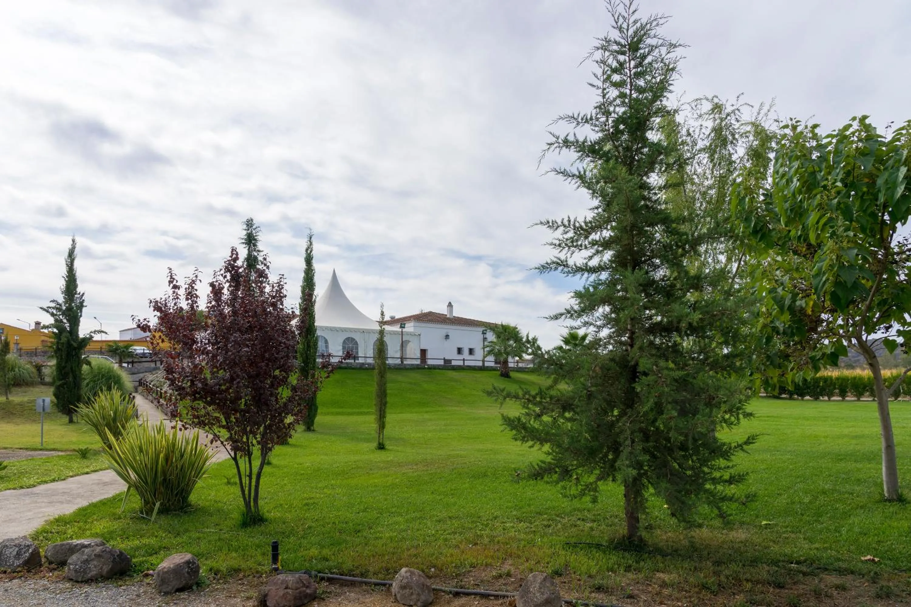 Property building in Hotel Rural Arroyo la Plata by Bossh Hotels