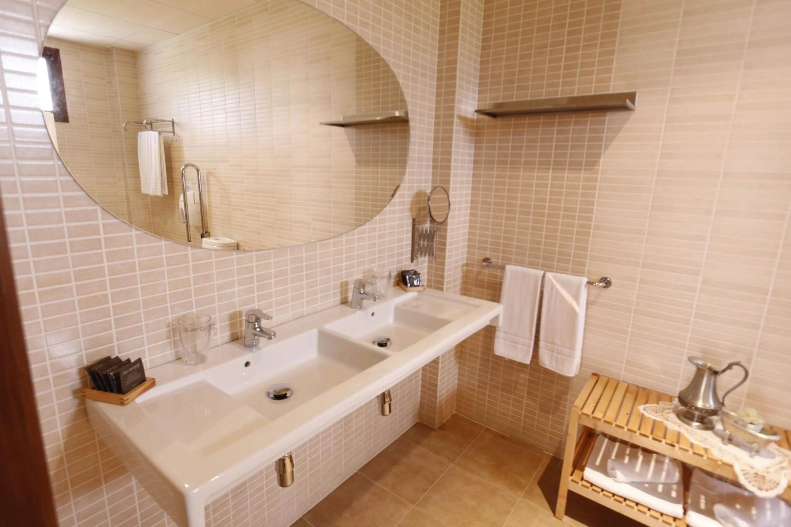 Bathroom in Hotel Rural Arroyo la Plata by Bossh Hotels