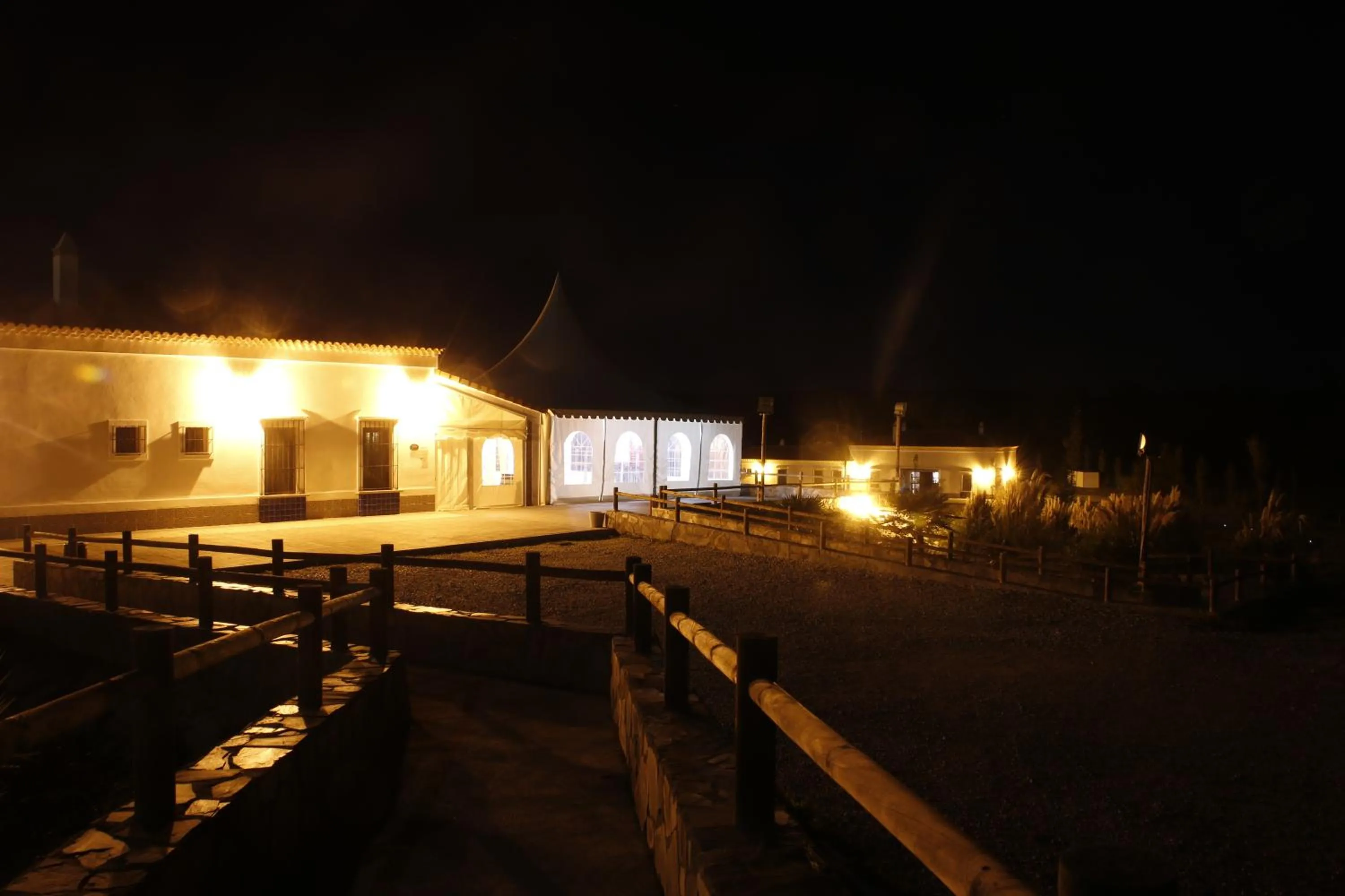 Facade/entrance in Hotel Rural Arroyo la Plata by Bossh Hotels