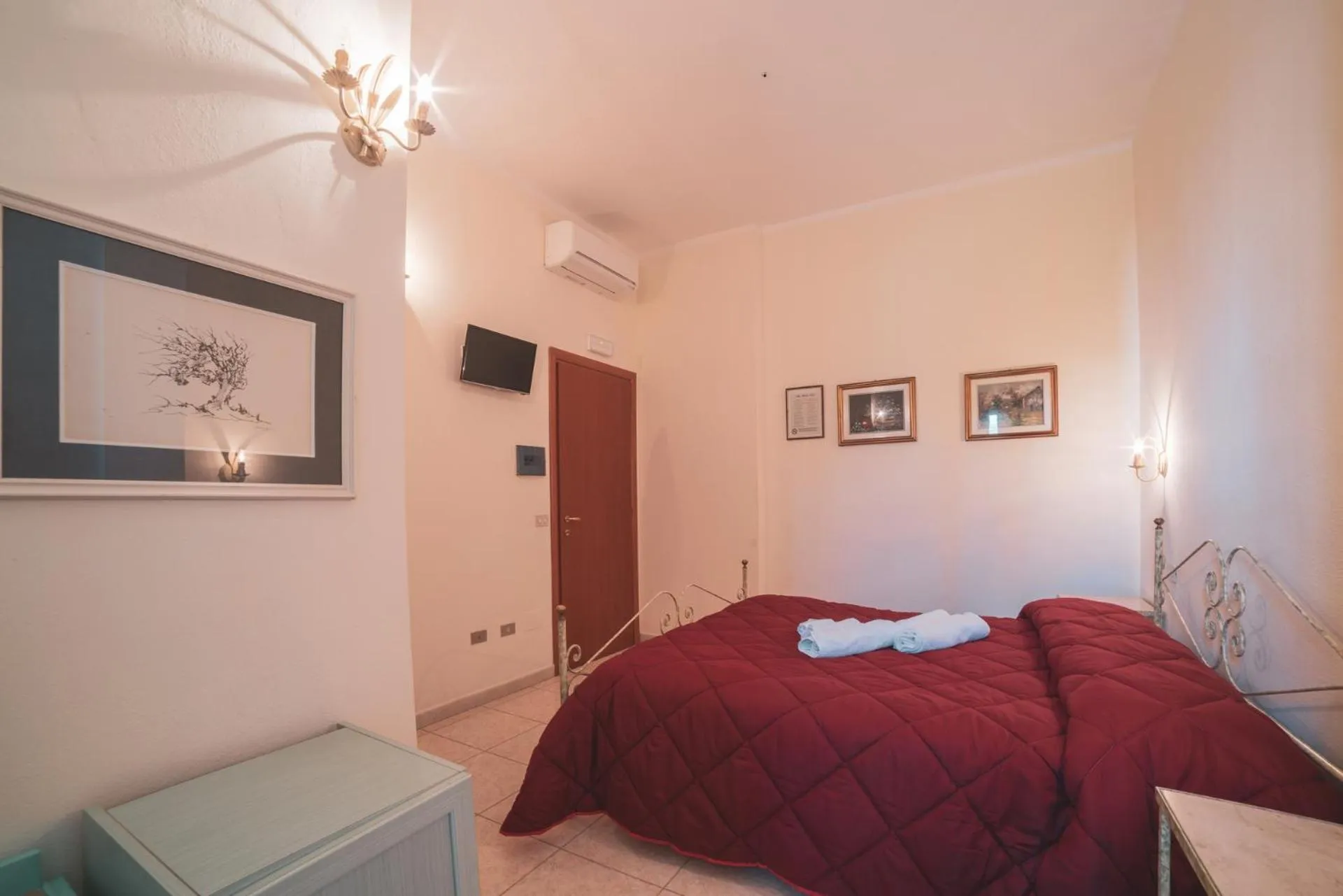 Bed in Villa Alberta Hotel