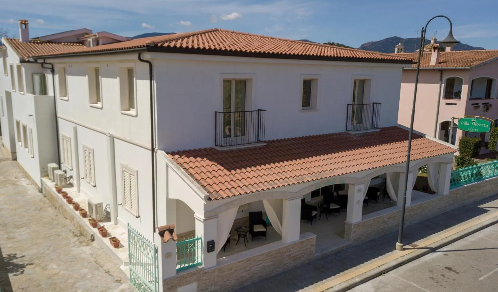 Facade/entrance in Villa Alberta Hotel