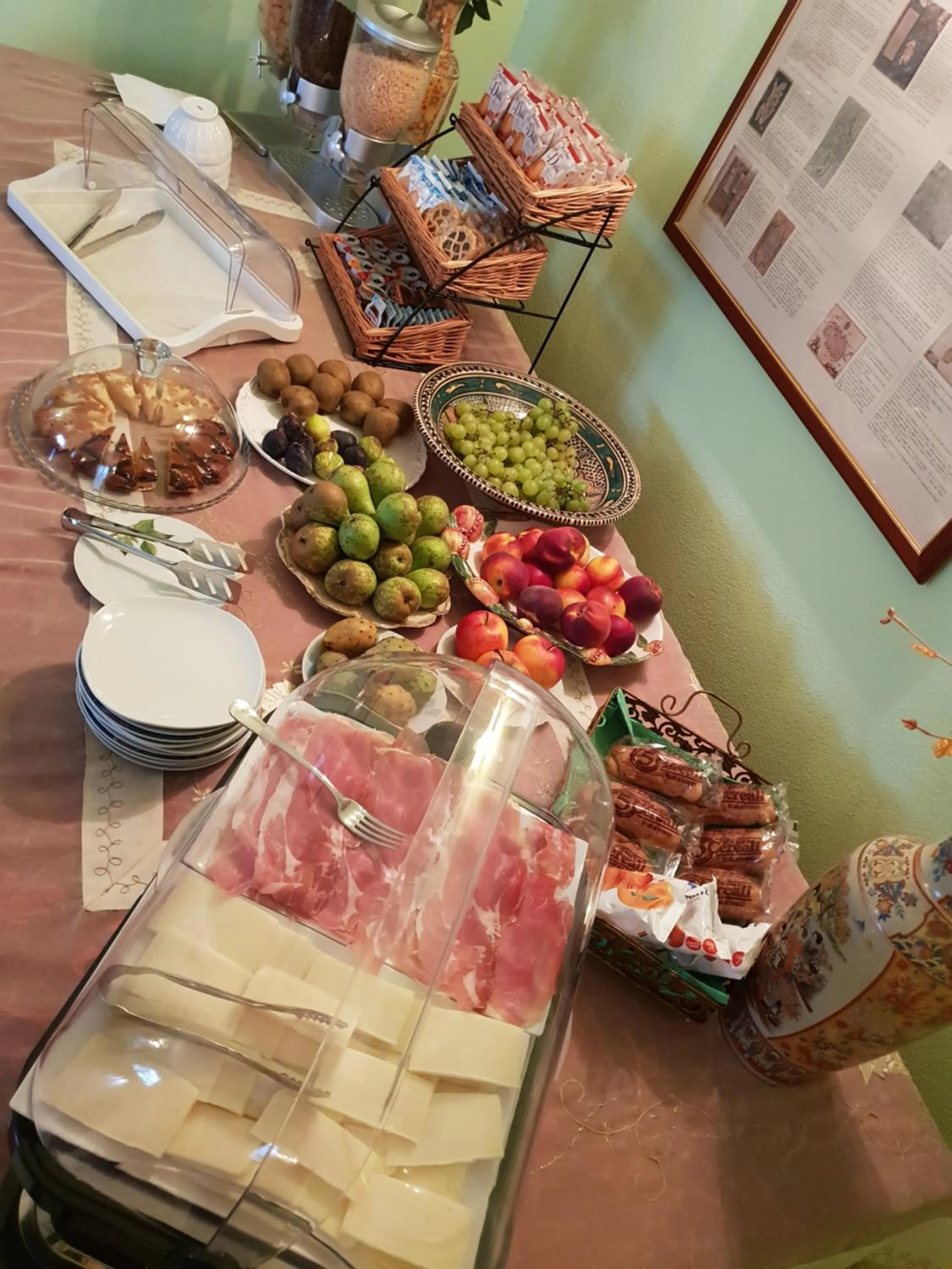 Breakfast in Villa Alberta Hotel