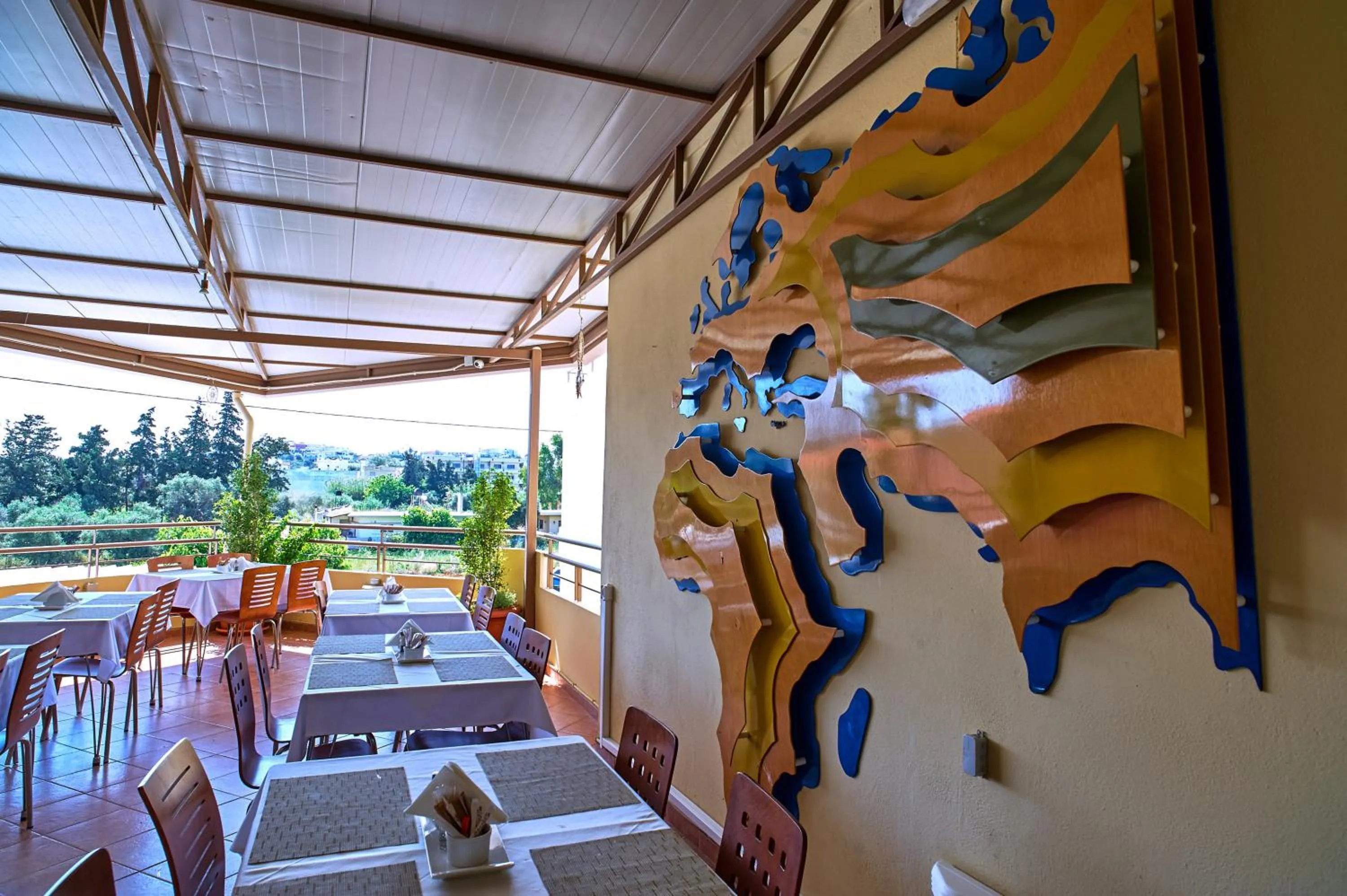 Restaurant/places to eat in Veronica Hotel