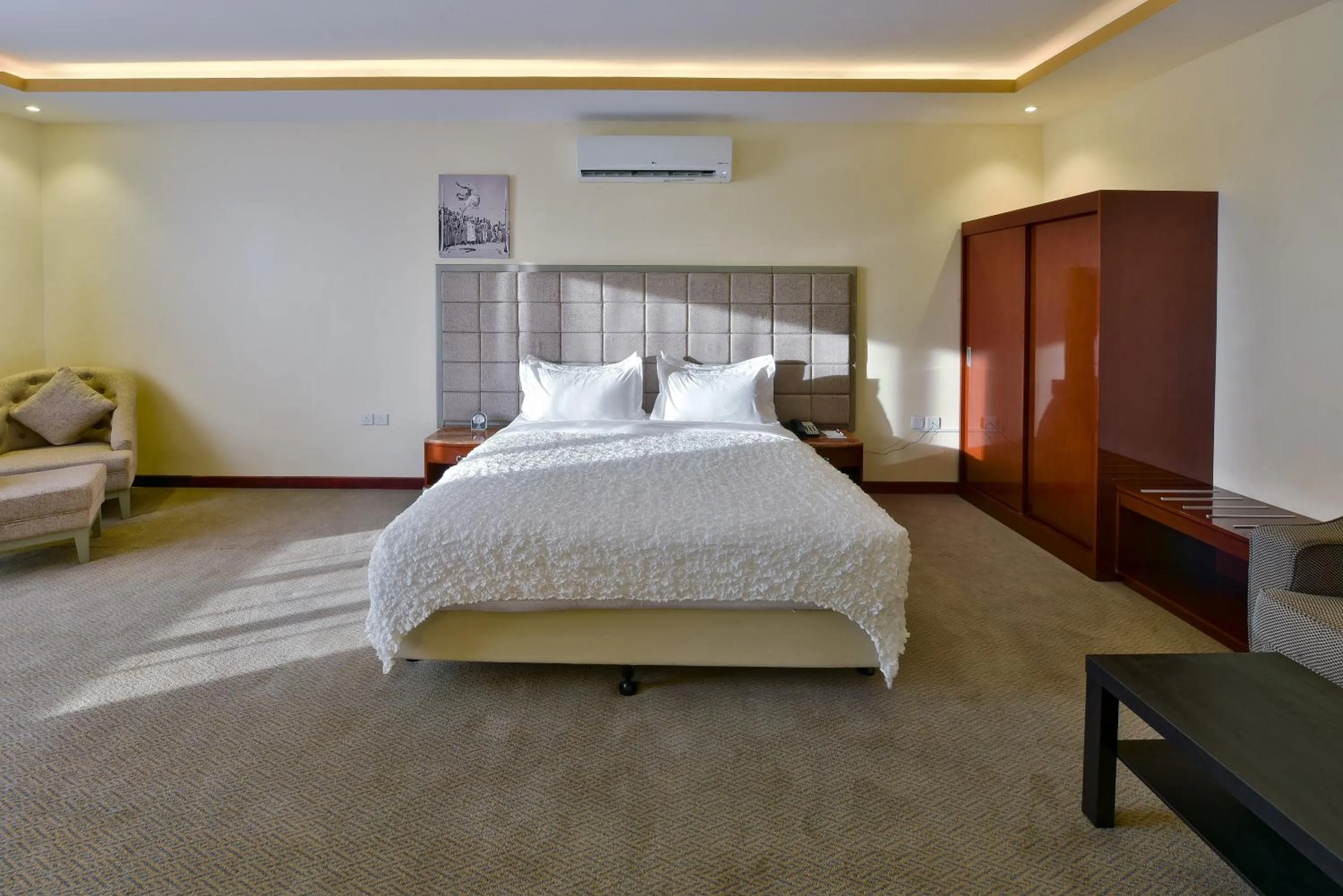 Bed in Golden Dune Hotel Turaif