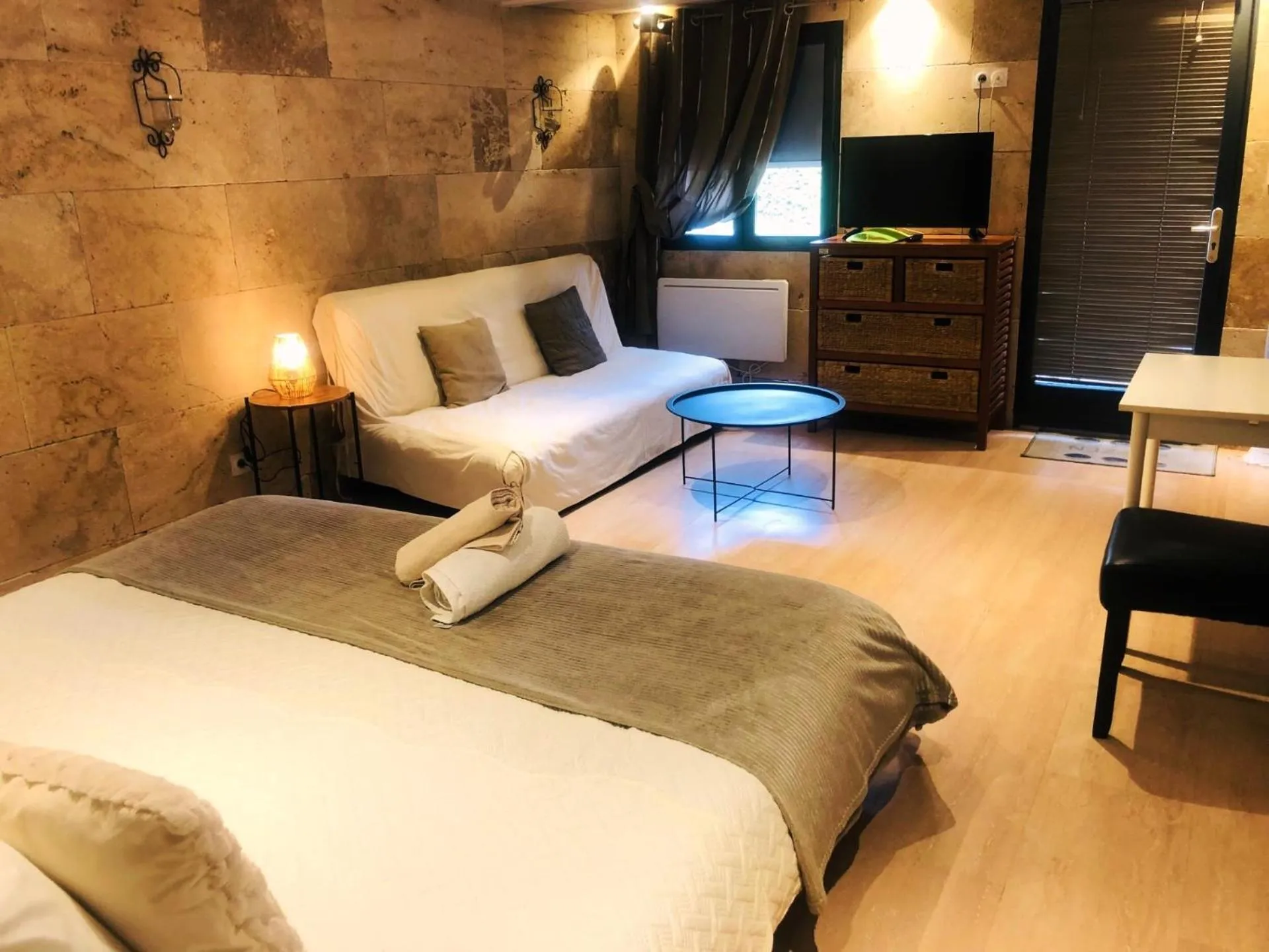 Bed in Chambres d'Hôte Dijon Clair de Lune Adults Only