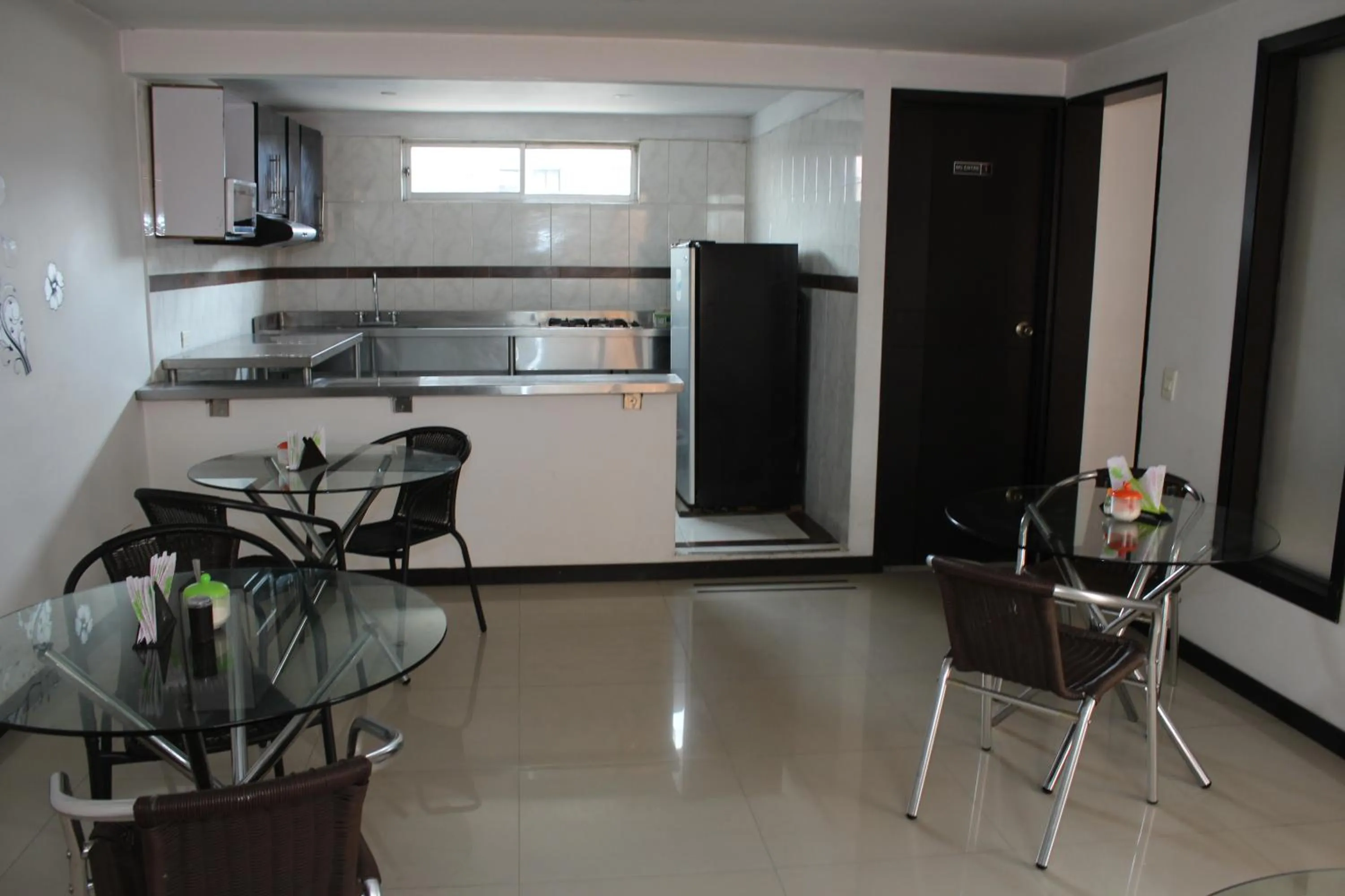 Dining area in Hotel Dorado Plaza Bogota