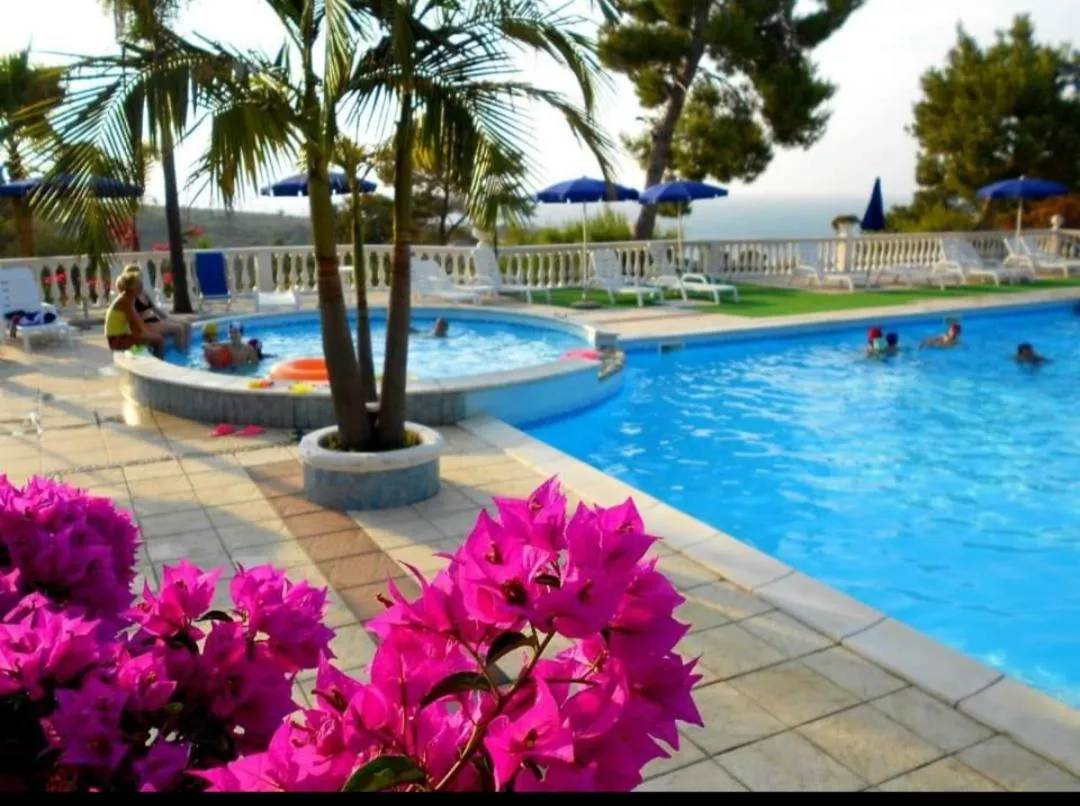 RESIDENCE EMARINE con SERVIZIO SPIAGGIA INCLUSO