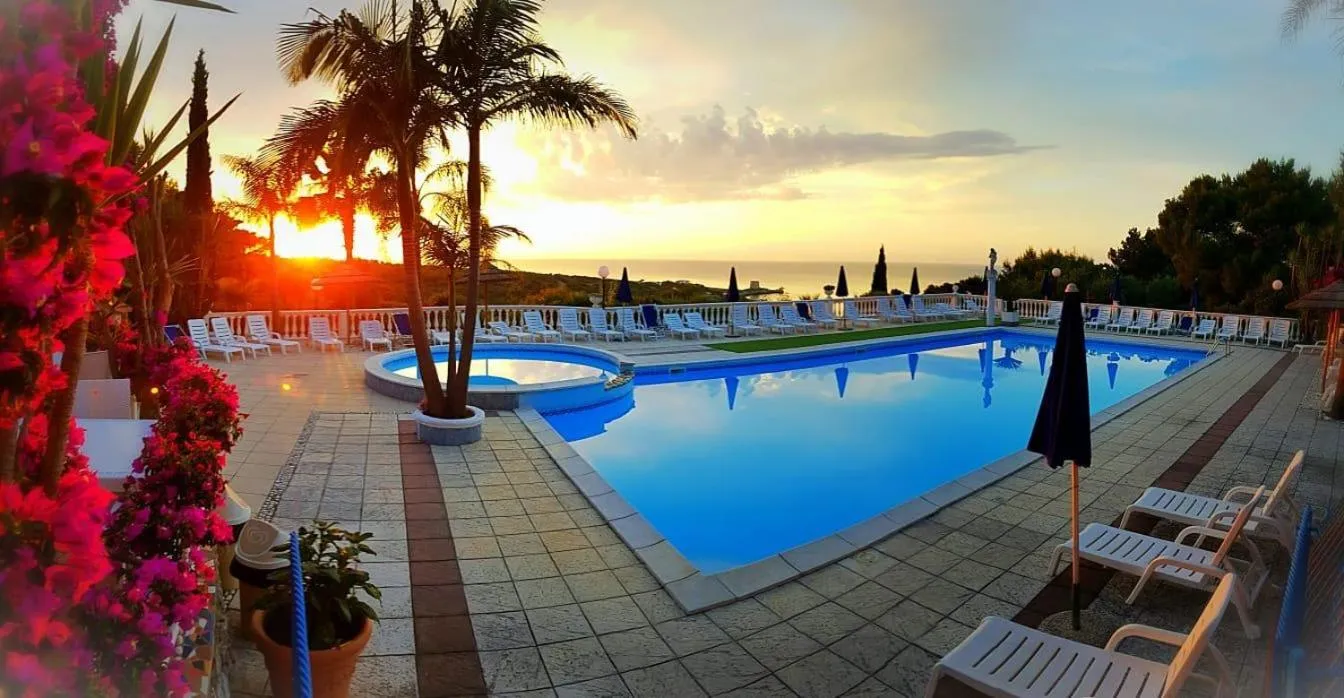 RESIDENCE EMARINE con SERVIZIO SPIAGGIA INCLUSO