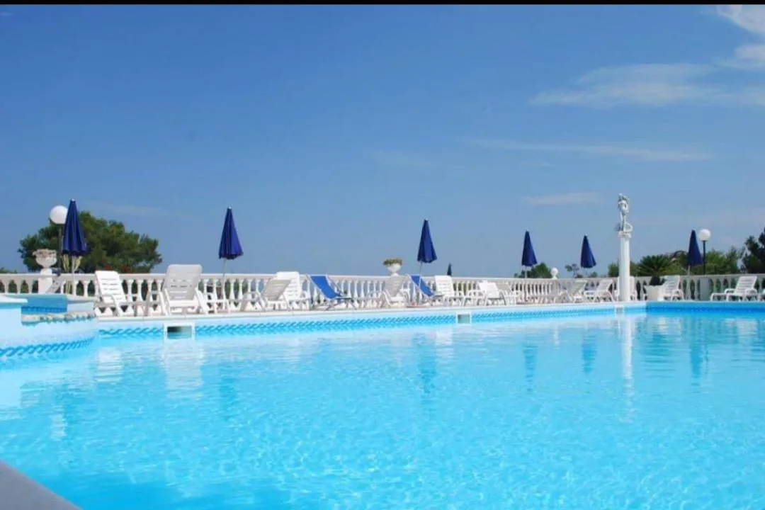 RESIDENCE EMARINE con SERVIZIO SPIAGGIA INCLUSO