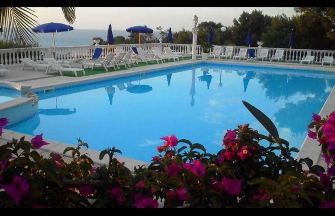 RESIDENCE EMARINE con SERVIZIO SPIAGGIA INCLUSO