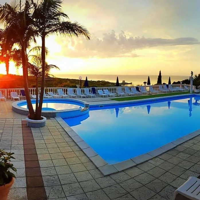 RESIDENCE EMARINE con SERVIZIO SPIAGGIA INCLUSO