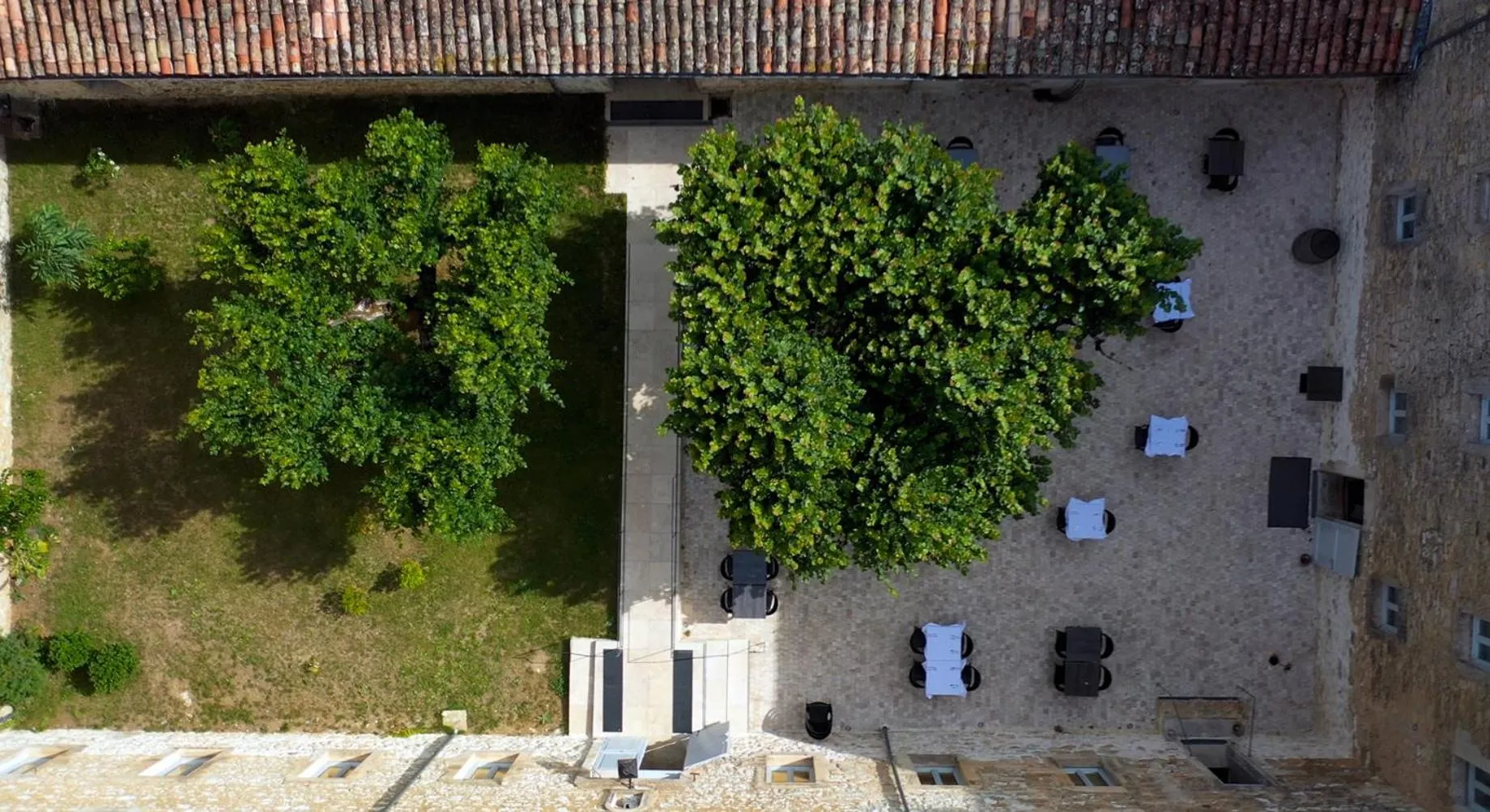 Garden view in L'hôtel du Couvent