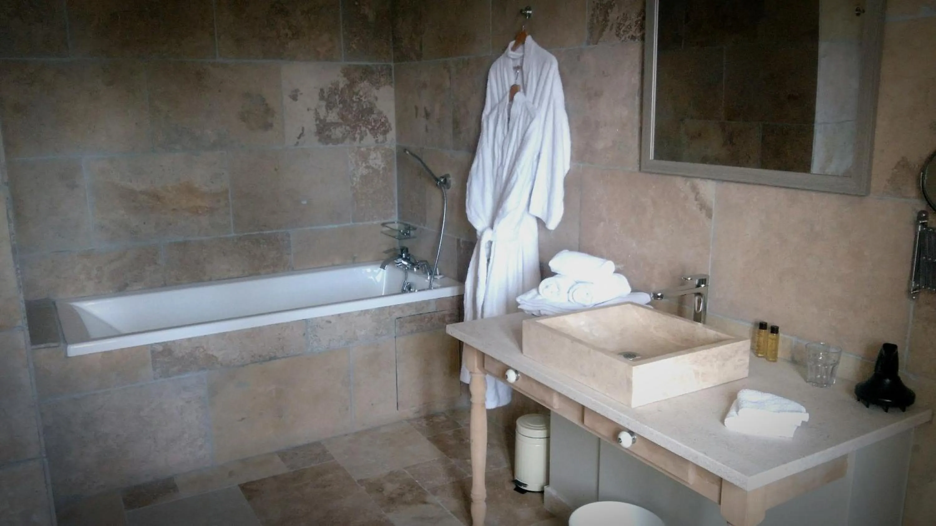 Bathroom in L'hôtel du Couvent