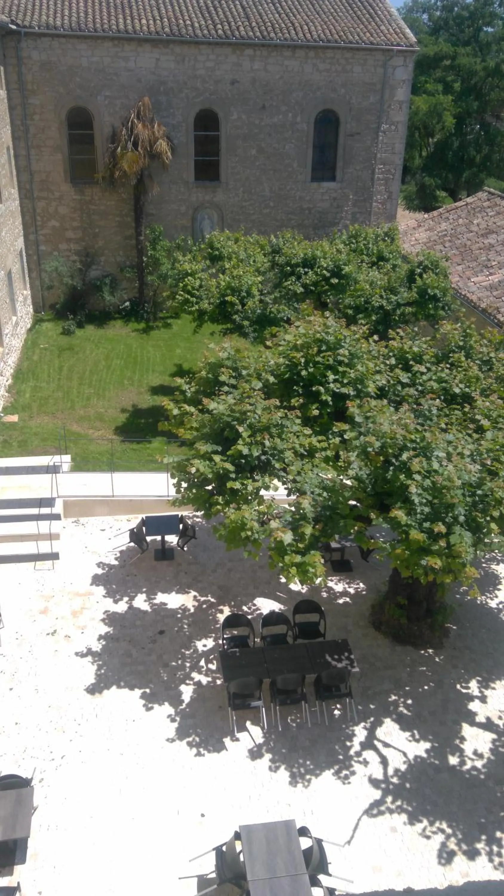 Garden view in L'hôtel du Couvent