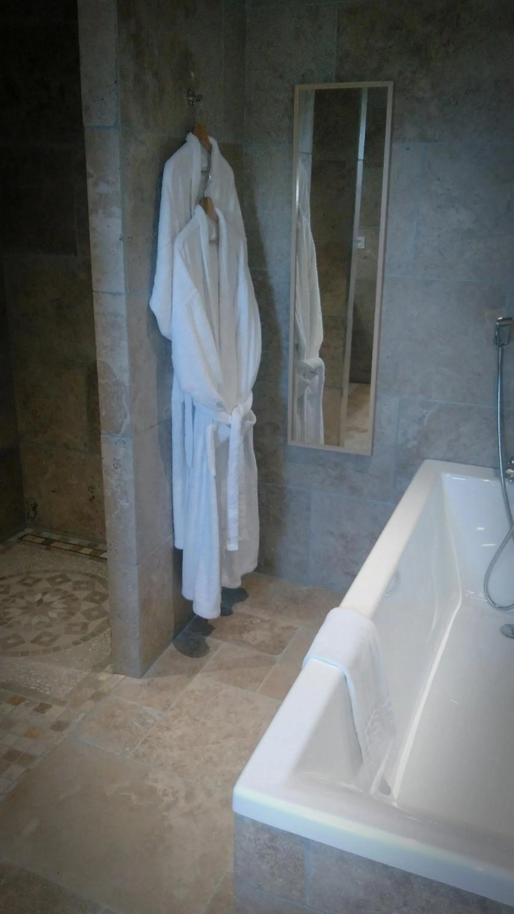 Bathroom in L'hôtel du Couvent