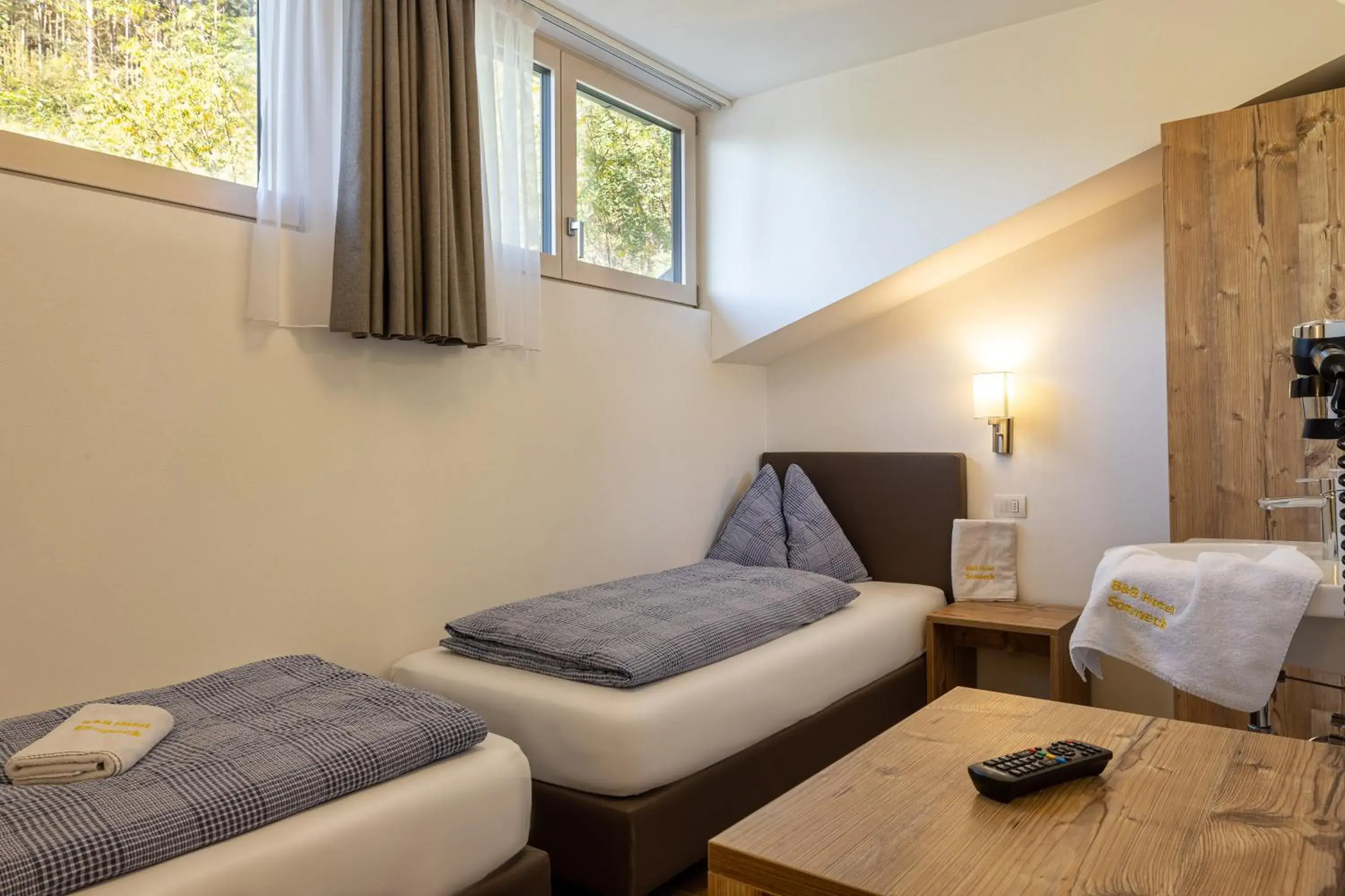 Small Twin Room in B&B Hotel Sonneck Small Twin Room in B&B Hotel Sonneck