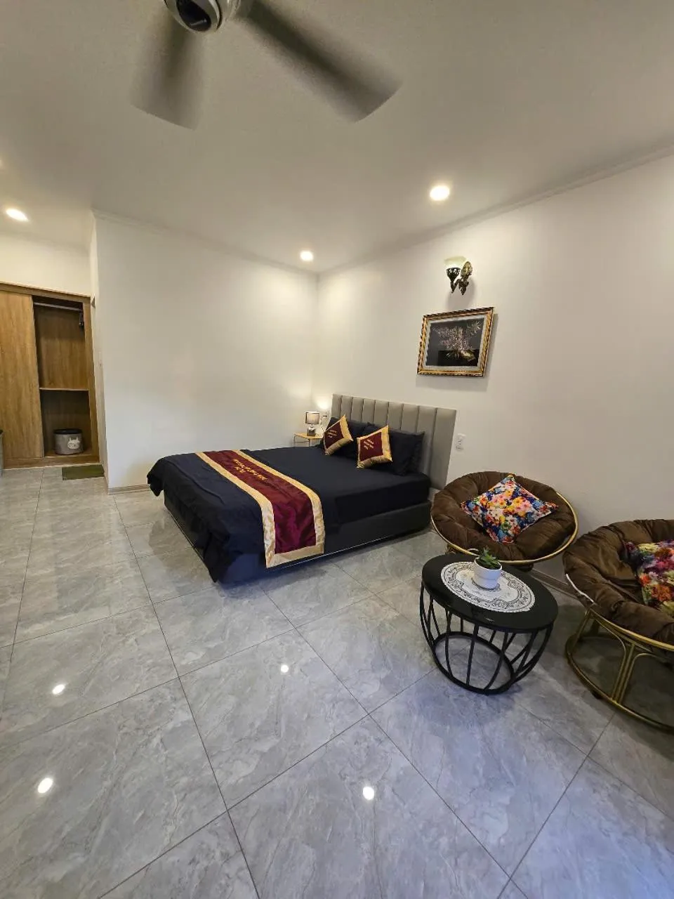 Seating area in Ngoi Sao Phuong Nam Hotel