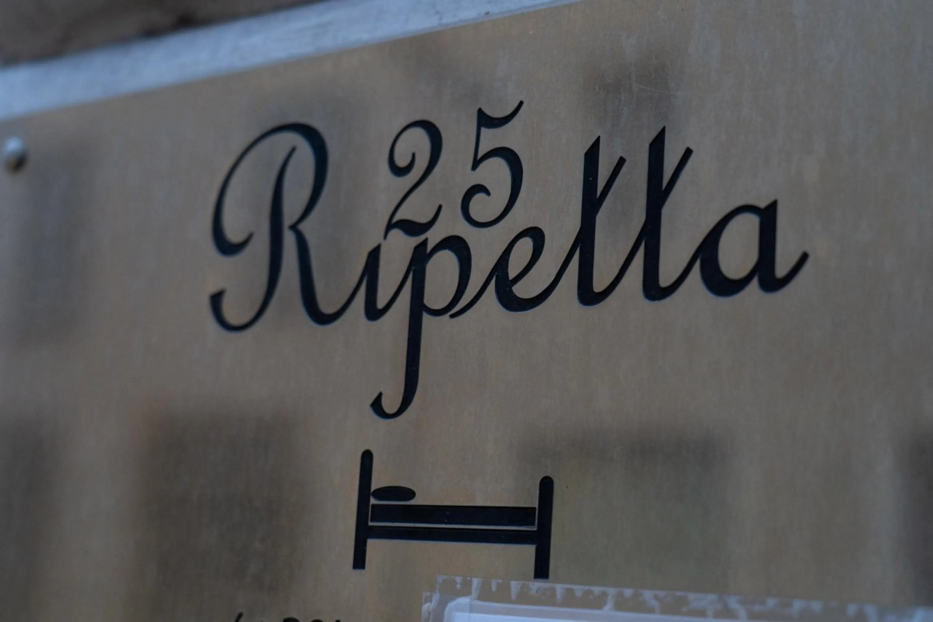 Logo/Certificate/Sign in Ripetta 25 Prestige Rooms