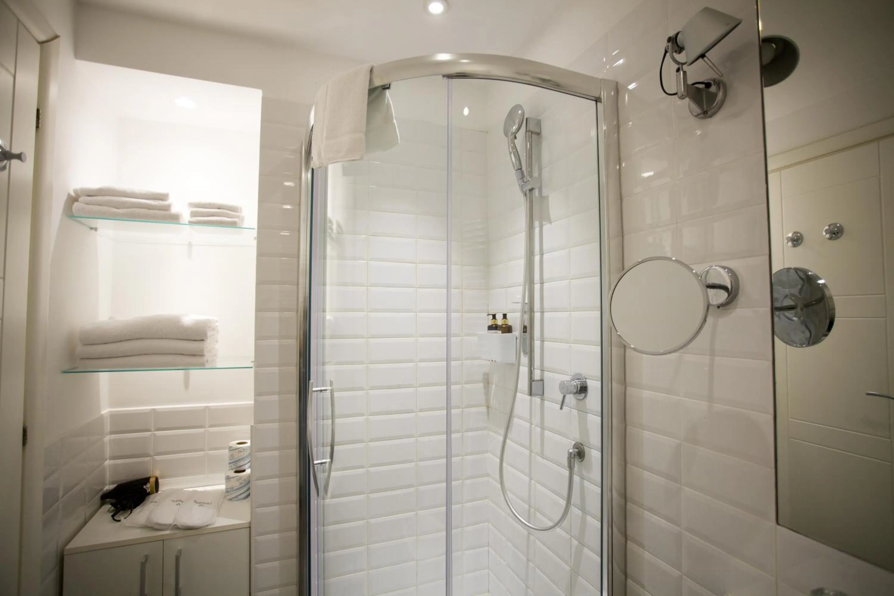 Shower in Ripetta 25 Prestige Rooms