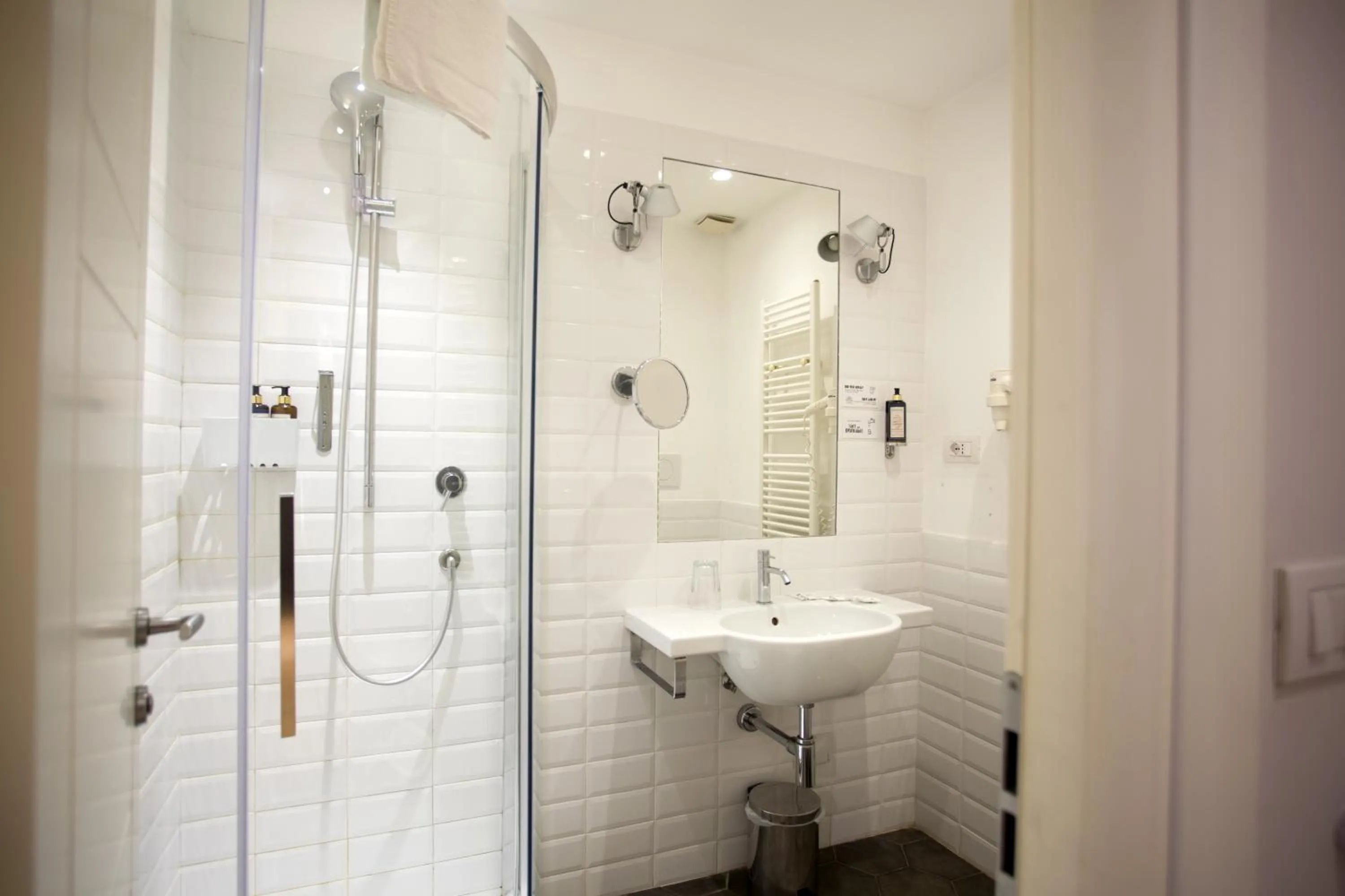 Shower in Ripetta 25 Prestige Rooms