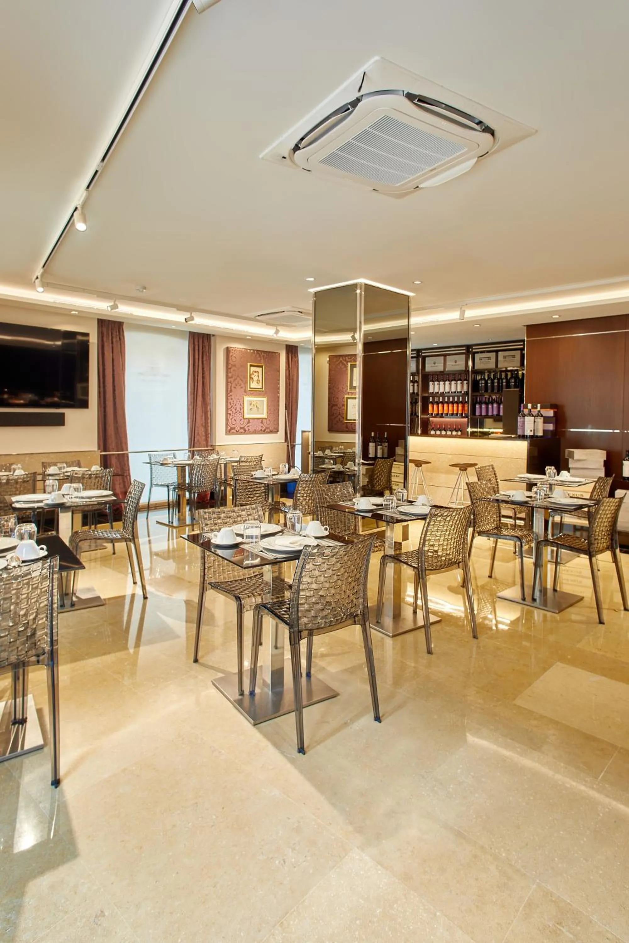 Breakfast in Nexus Valladolid Suites & Hotel