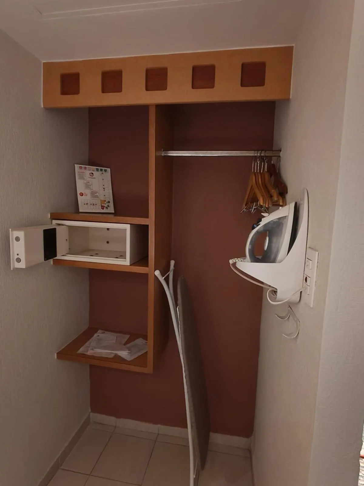 wardrobe in Hotel Mirabel