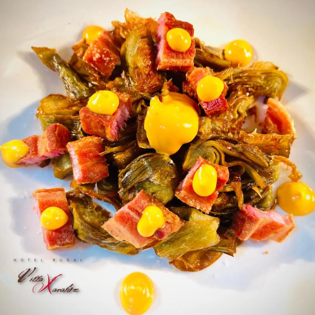 Restaurant/places to eat in Villa Xarahiz