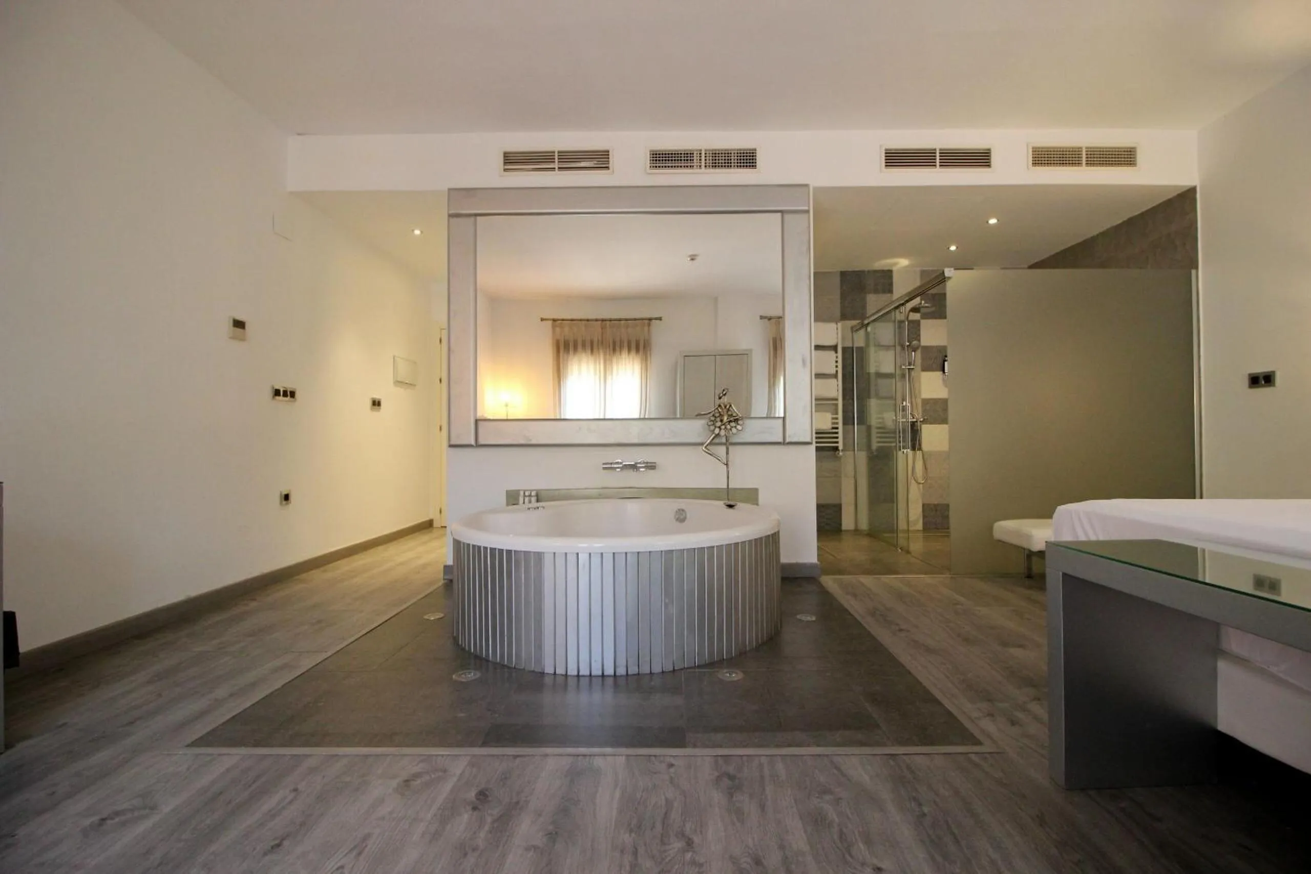 Hot Tub in Villa Xarahiz