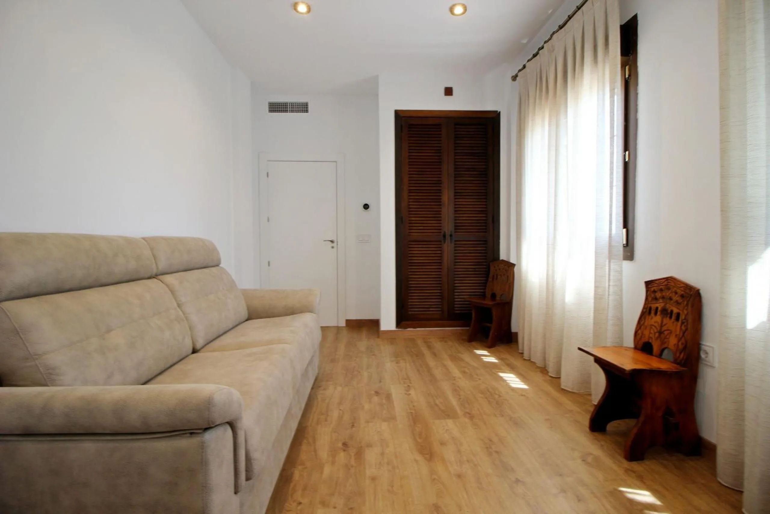 Photo of the whole room in Villa Xarahiz