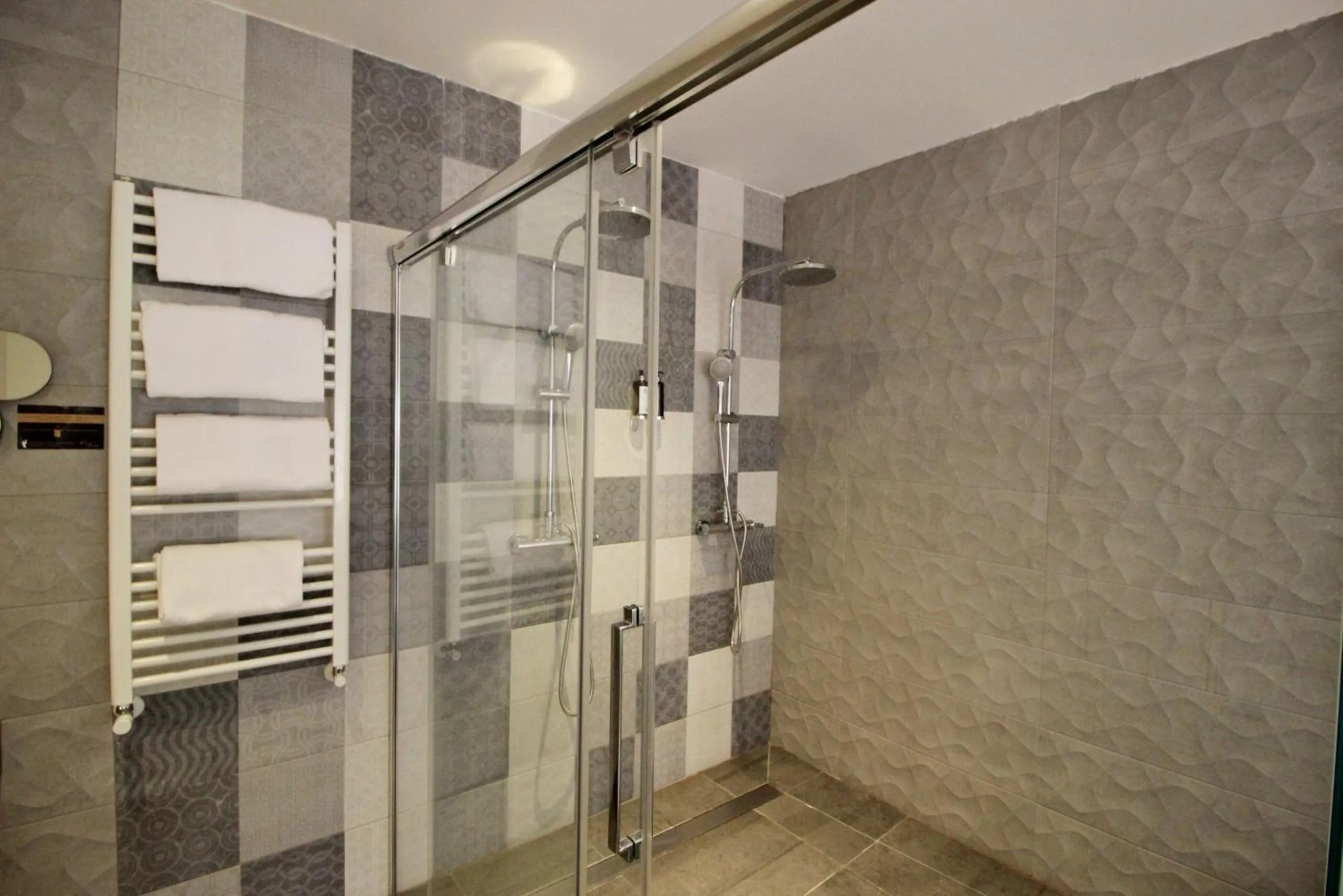 Shower in Villa Xarahiz