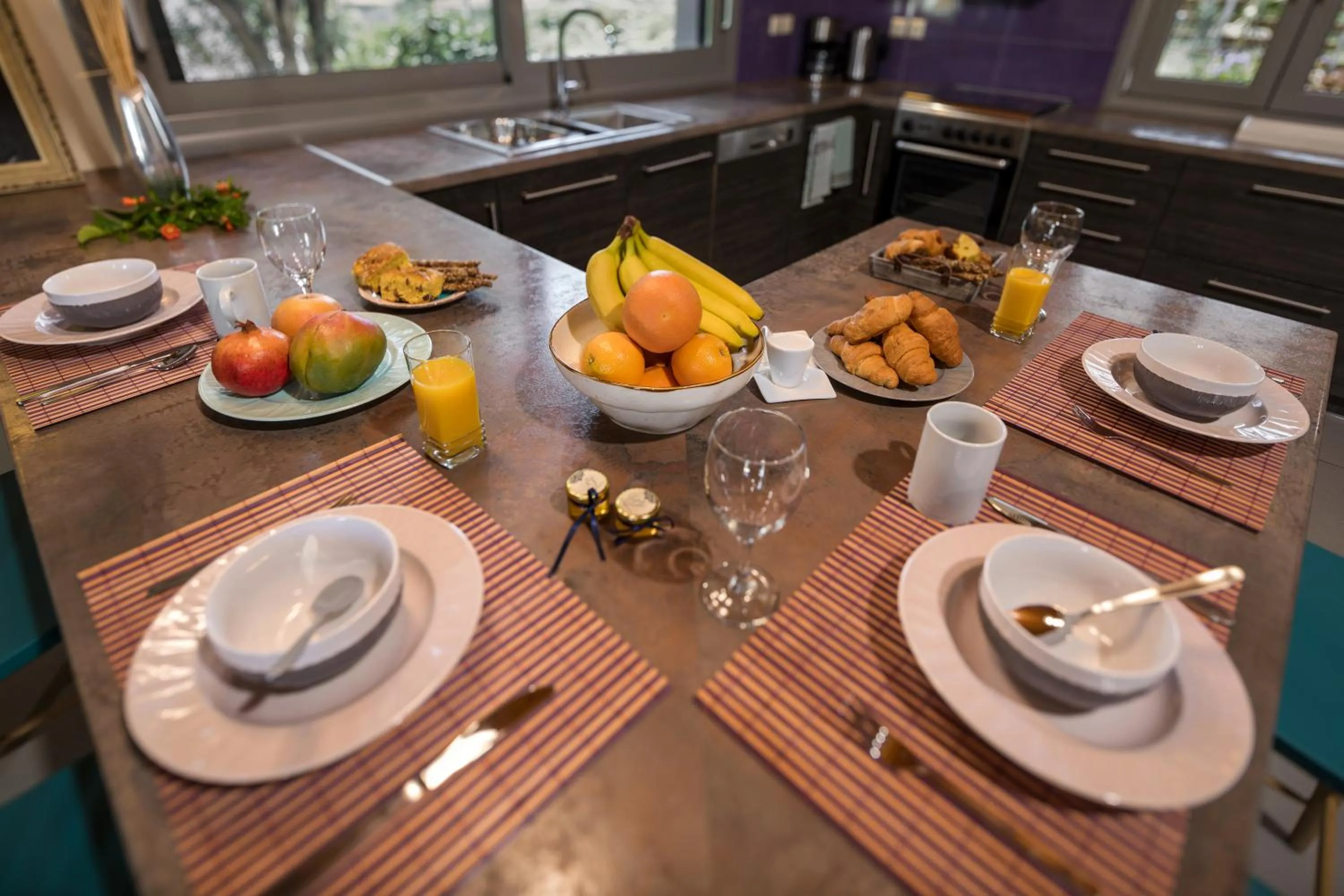 Food and drinks in Villa Annaset