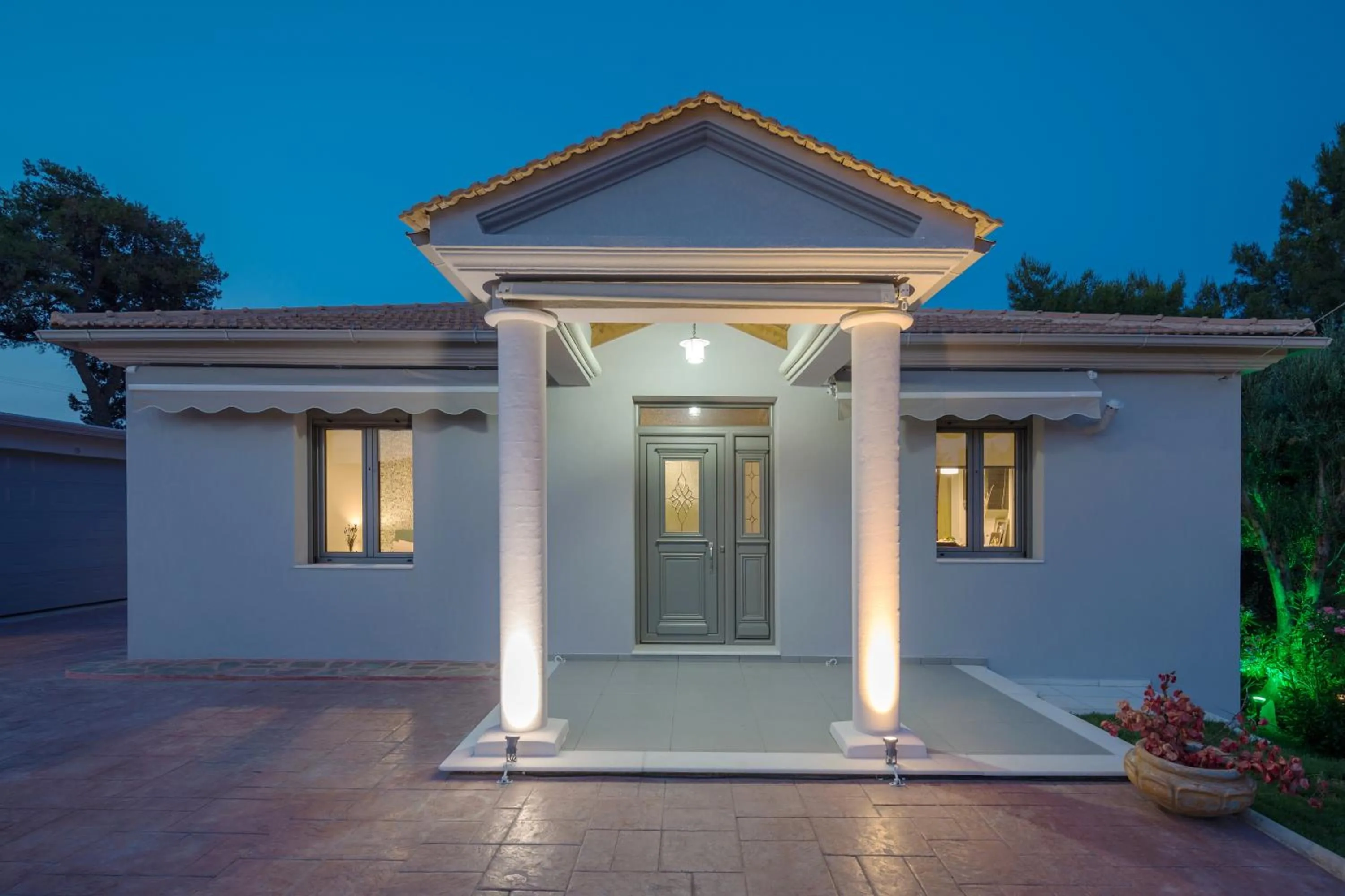 Property building in Villa Annaset