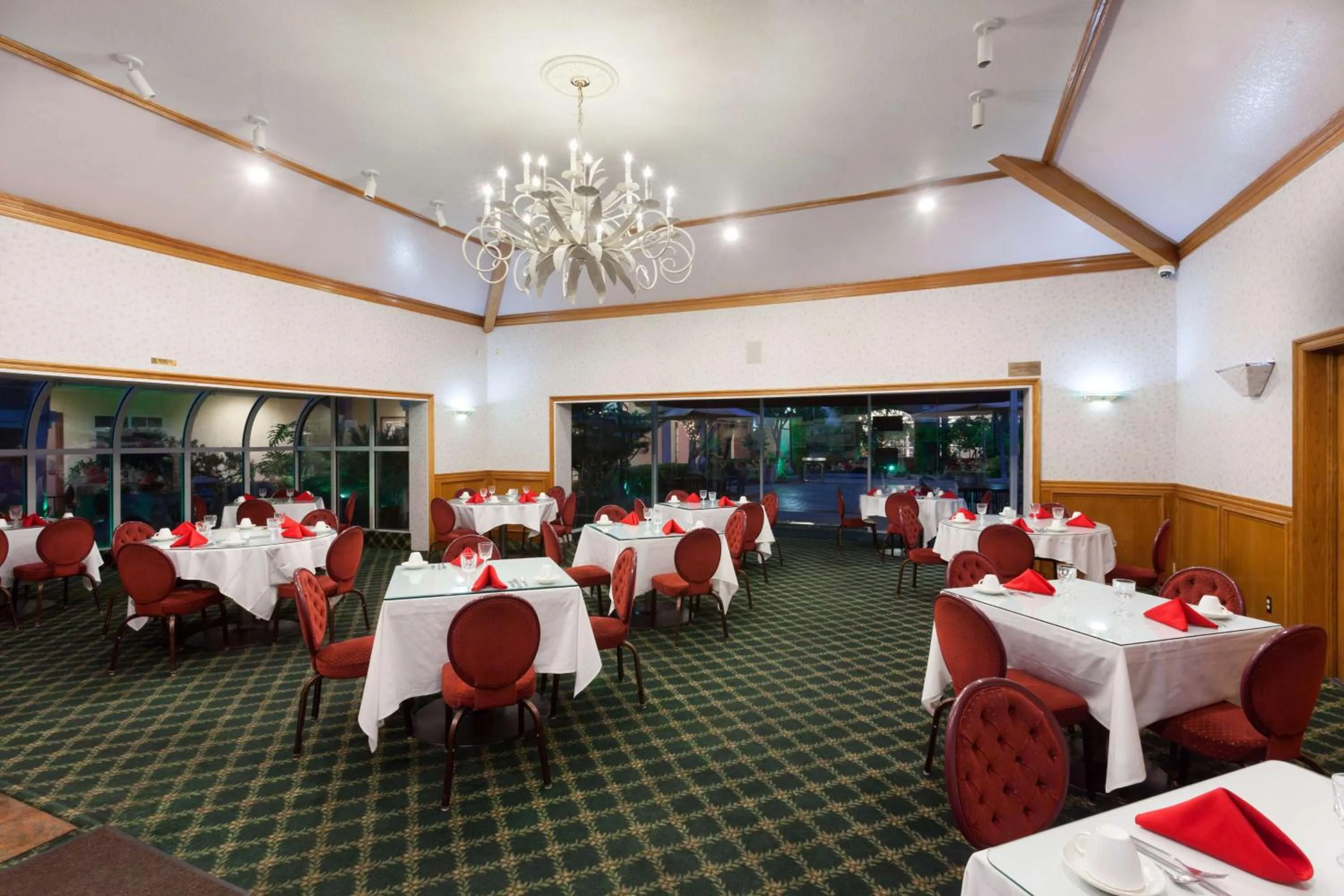 Restaurant/places to eat in Ramada by Wyndham South El Monte