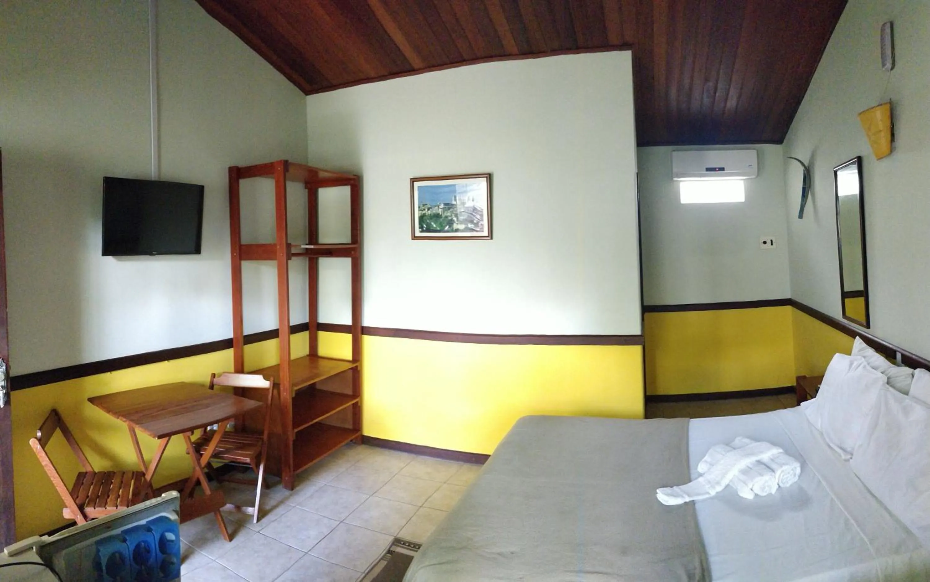 Photo of the whole room, Bed in Pousada Tropicalia