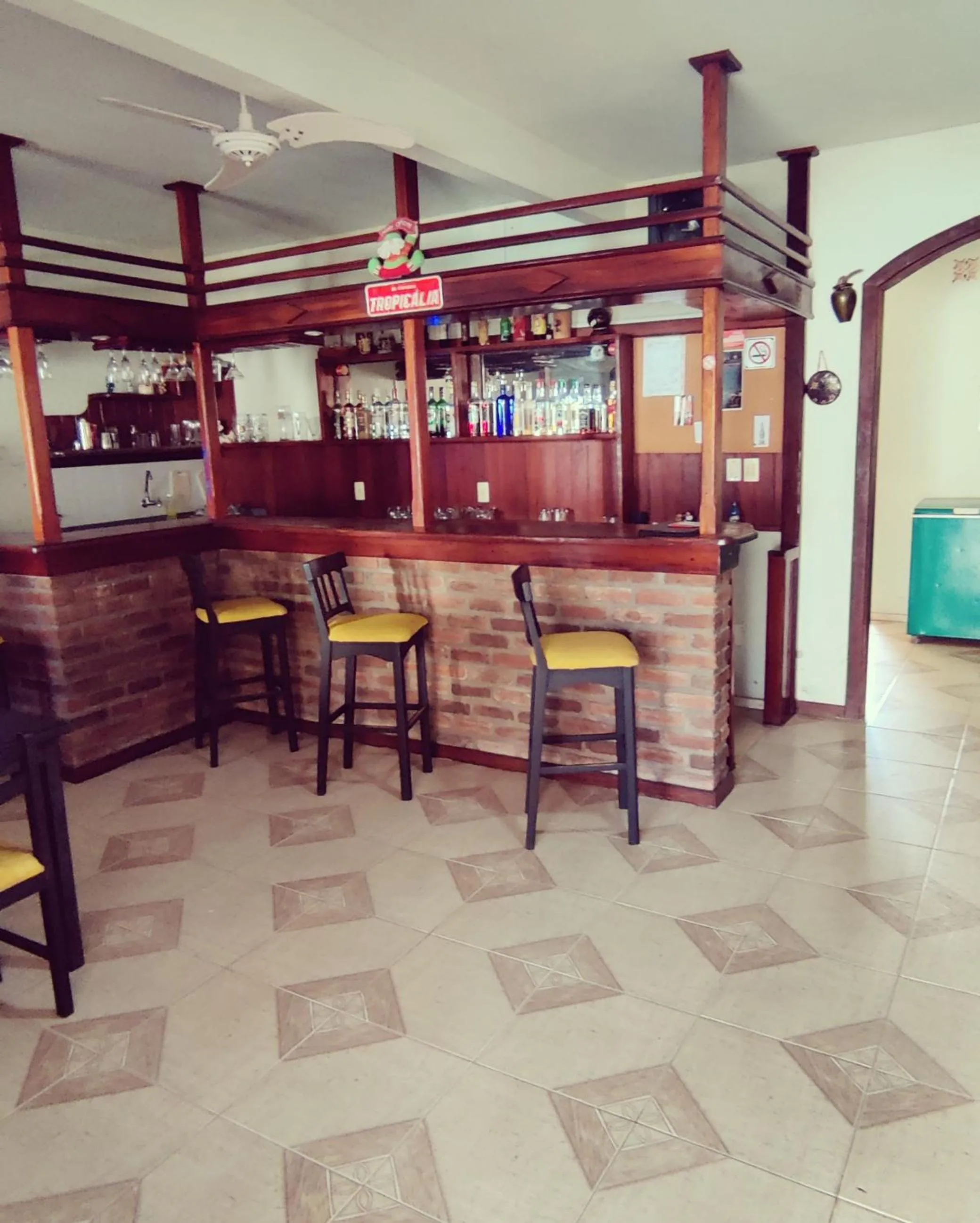 Restaurant/places to eat in Pousada Tropicalia