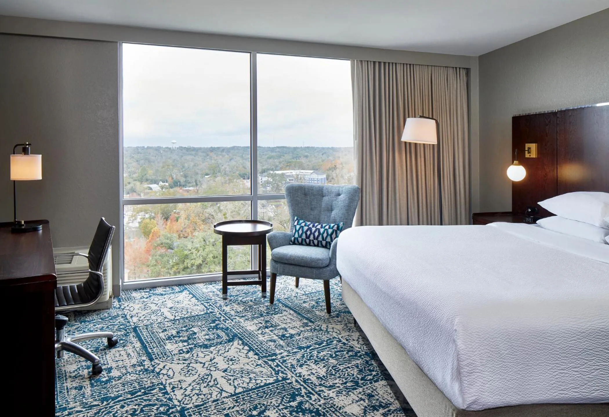 Bedroom, Bed in Four Points by Sheraton Tallahassee Downtown