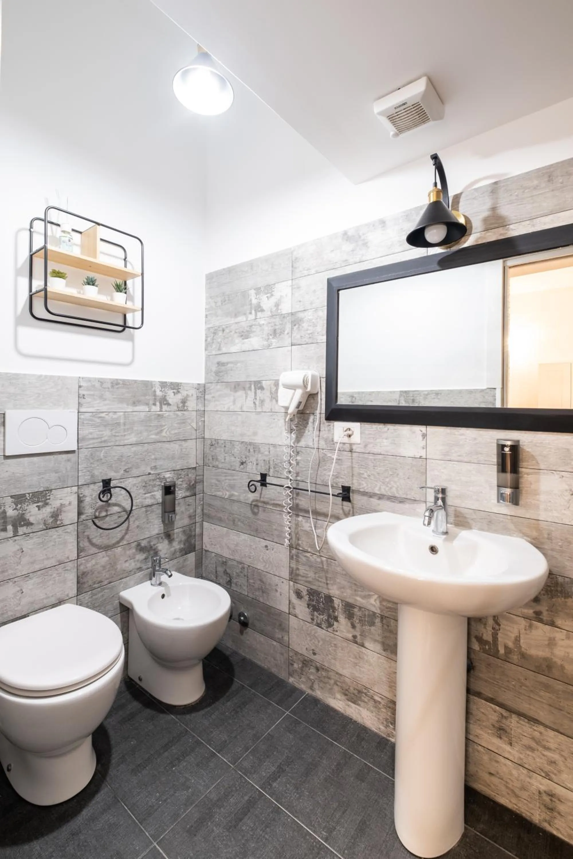 Bathroom in Vatican36 Guest House