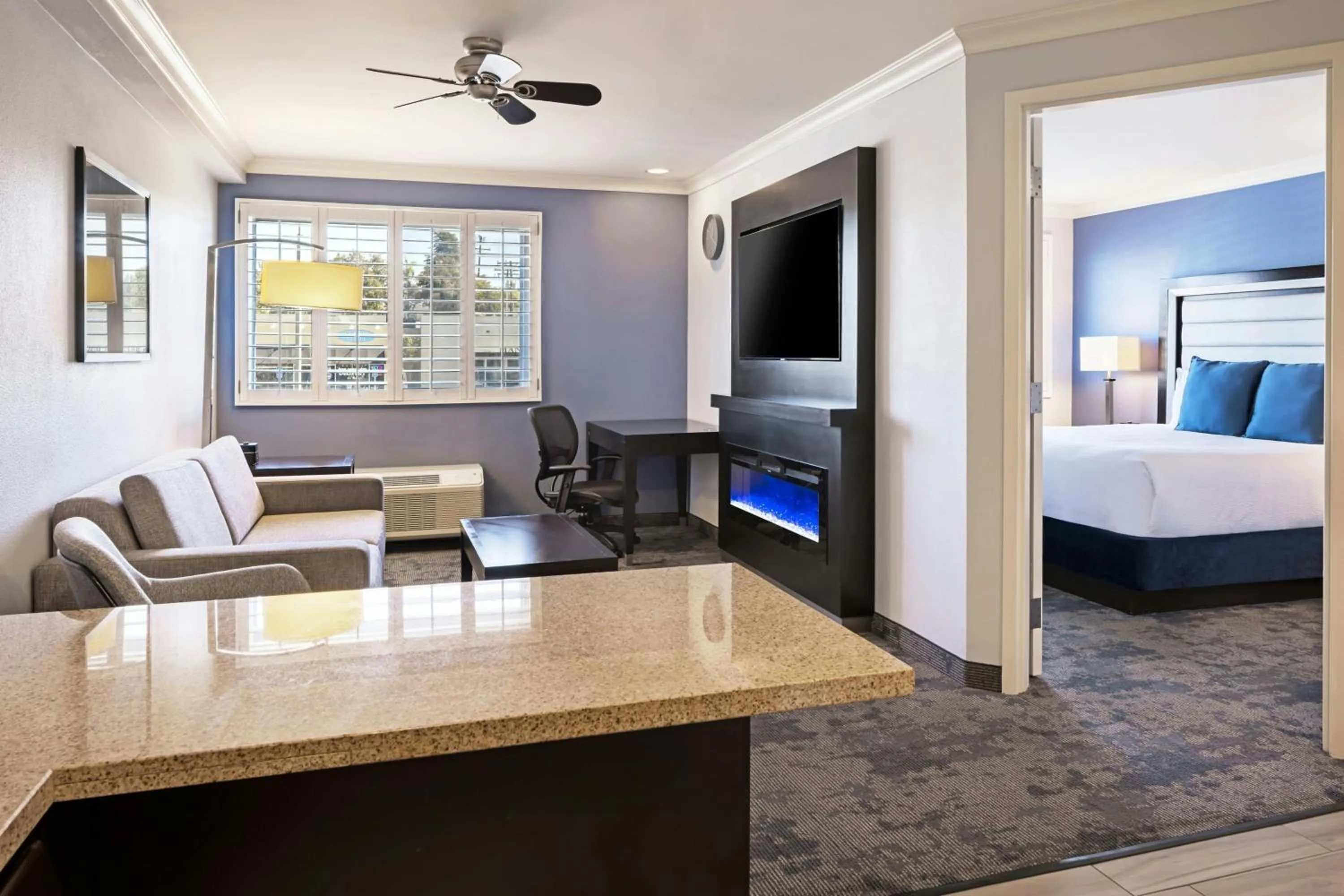 Bedroom, Bed in City Express by Marriott Manhattan Beach