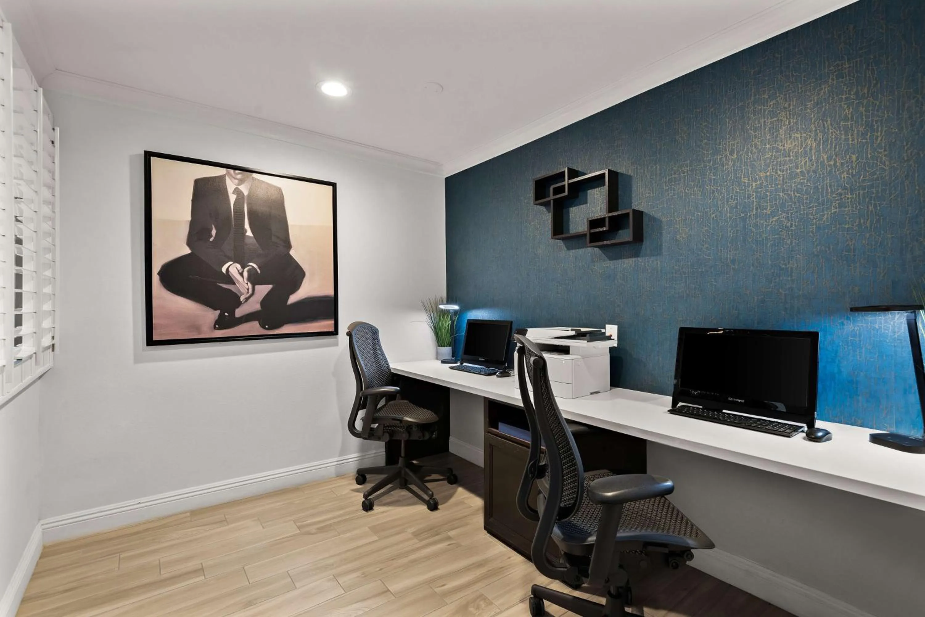 Business facilities in Best Western Plus Manhattan Beach Hotel