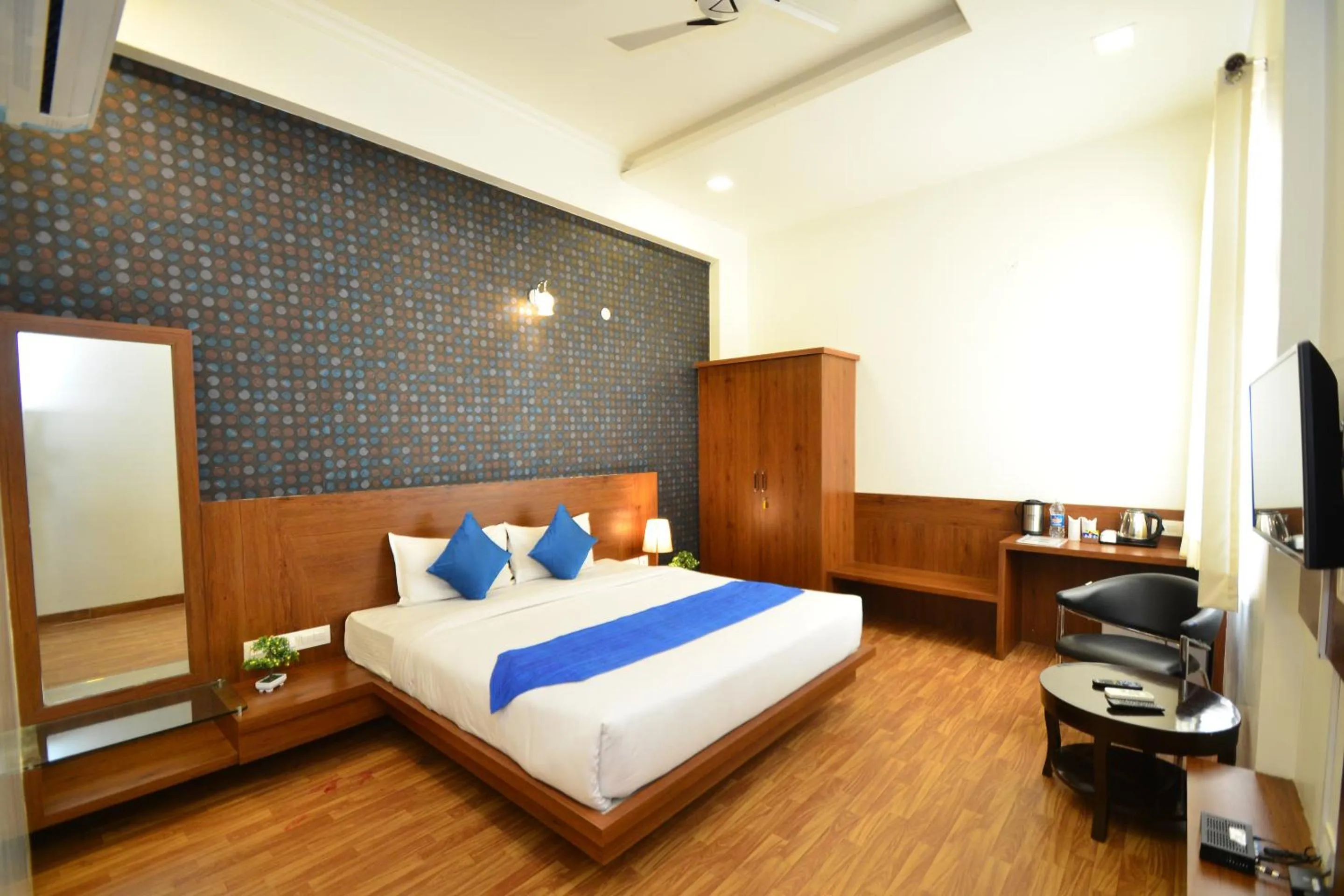 Photo of the whole room in Hotel Sapphire World