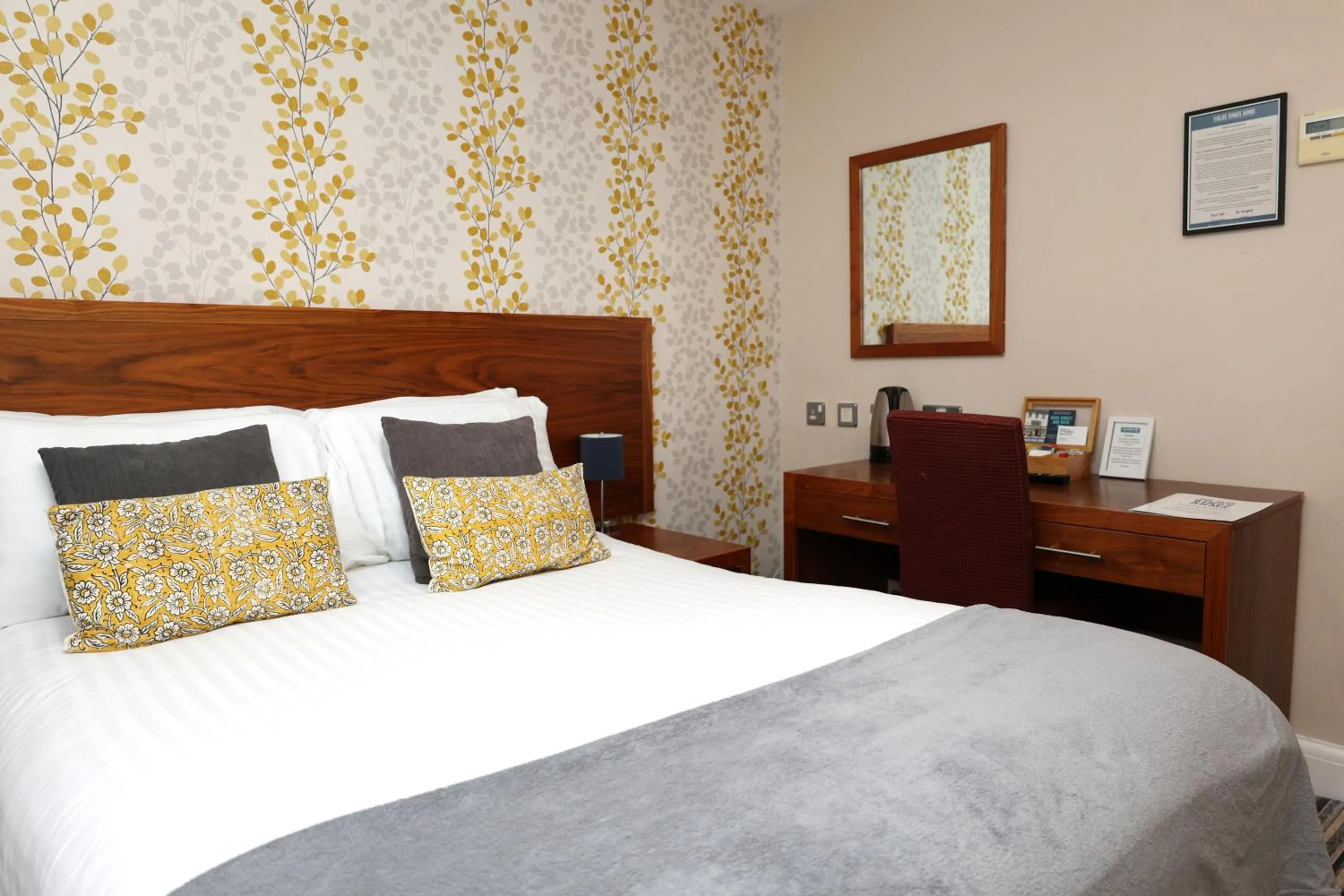 Bed in The Olde Kings Arms