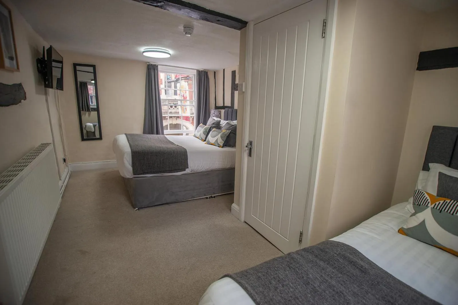 Bed in The Olde Kings Arms