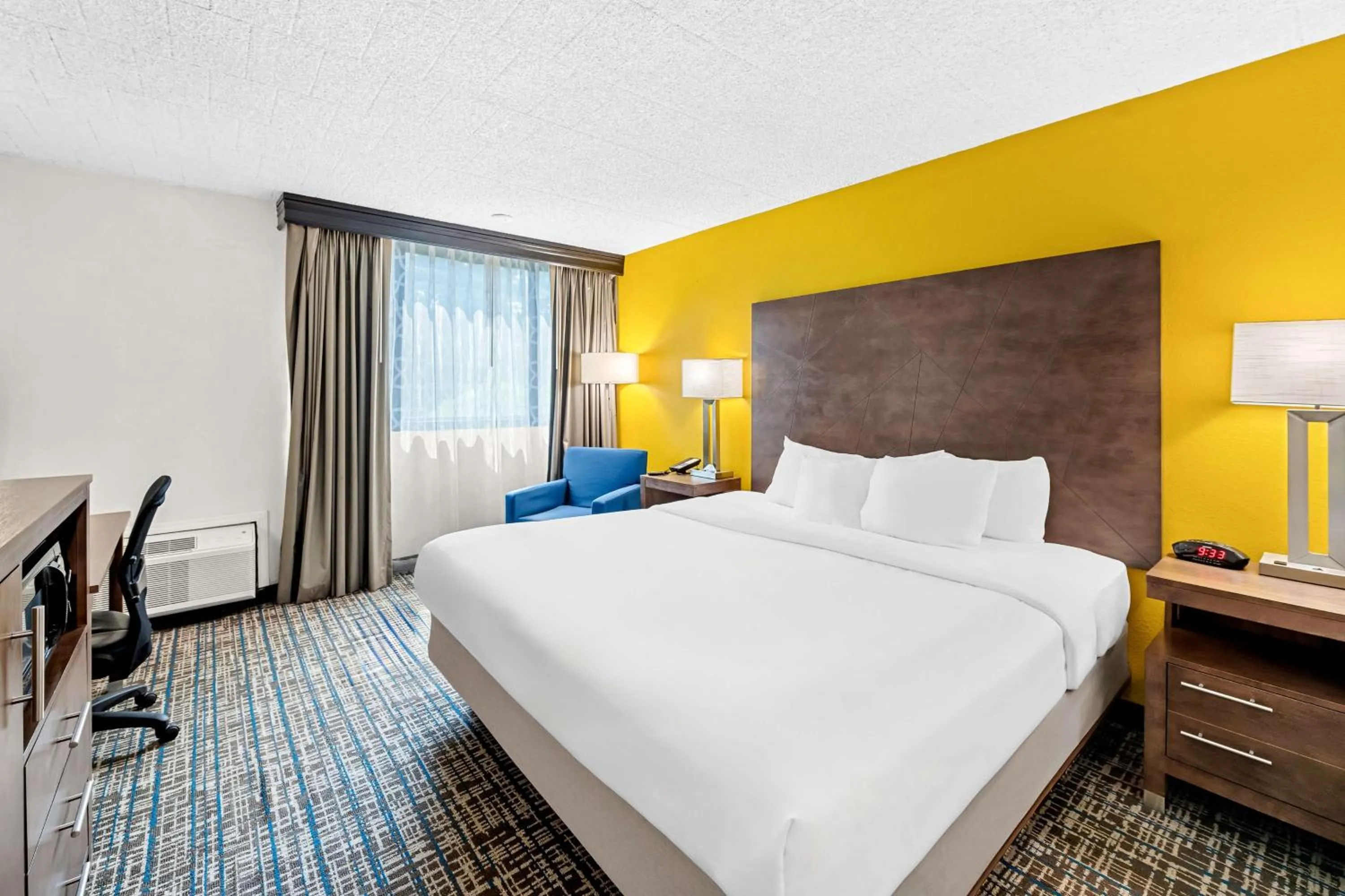 Bedroom, Bed in Best Western Inn at Ramsey