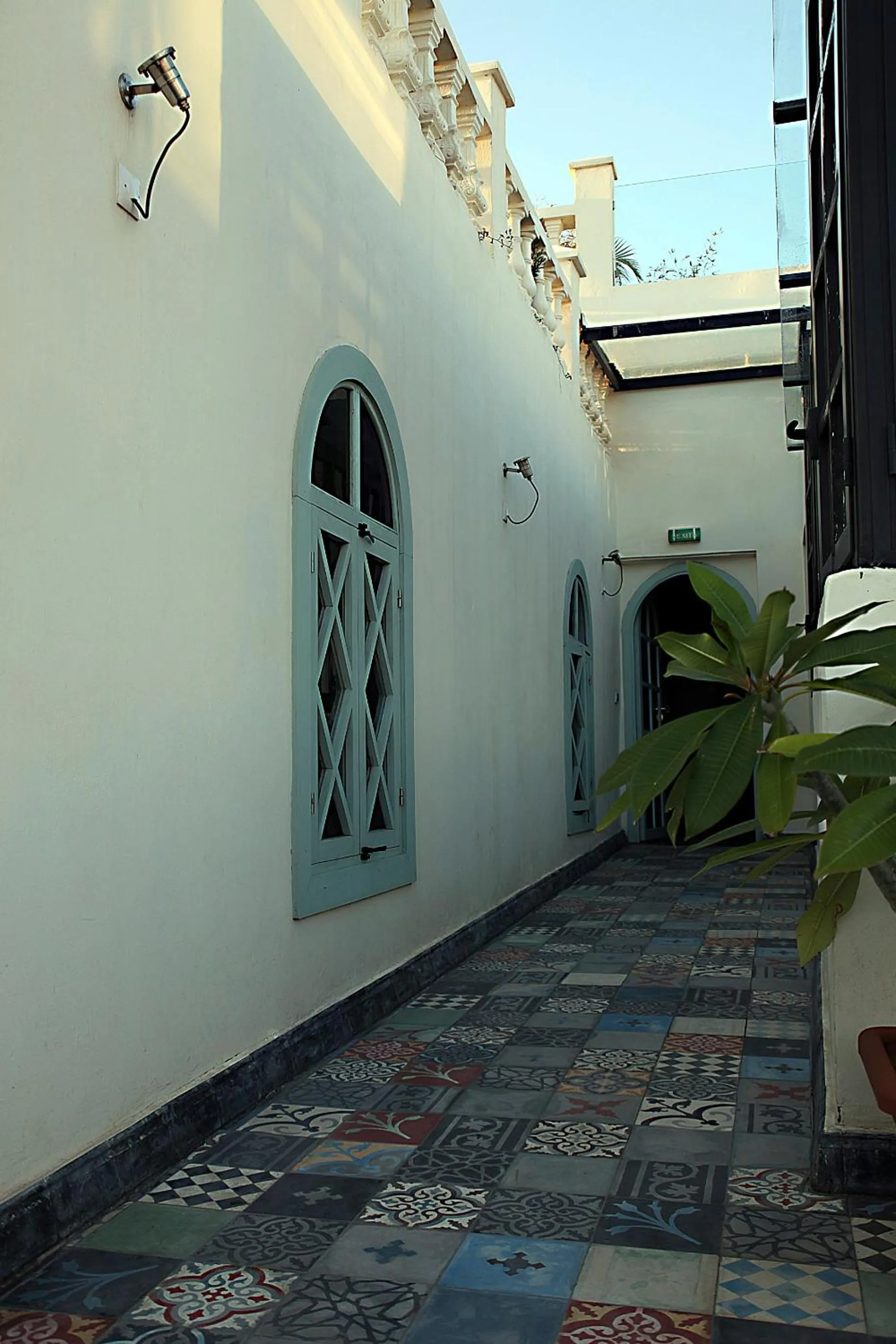 Facade/entrance in L'Alcazar