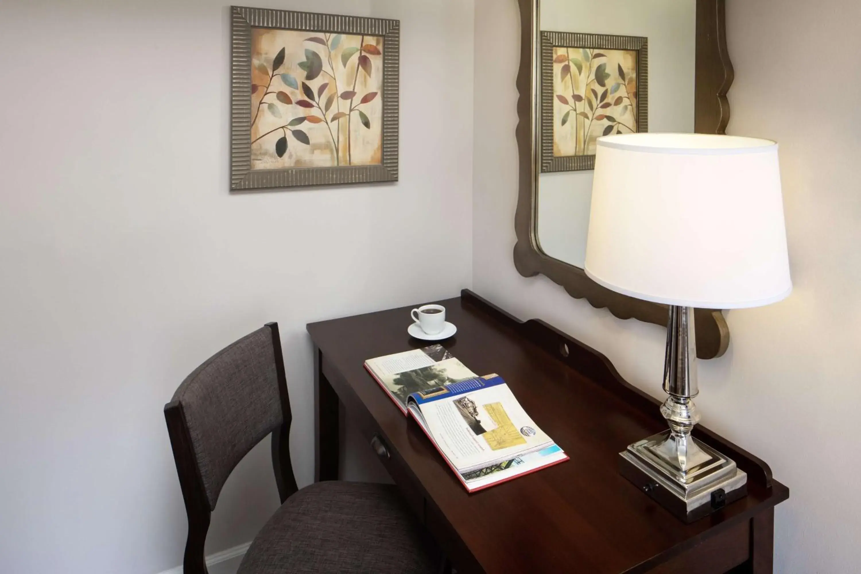 Royal King Room in The Elms Hotel & Spa, a Destination by Hyatt Hotel Royal King Room in The Elms Hotel & Spa, a Destination by Hyatt Hotel