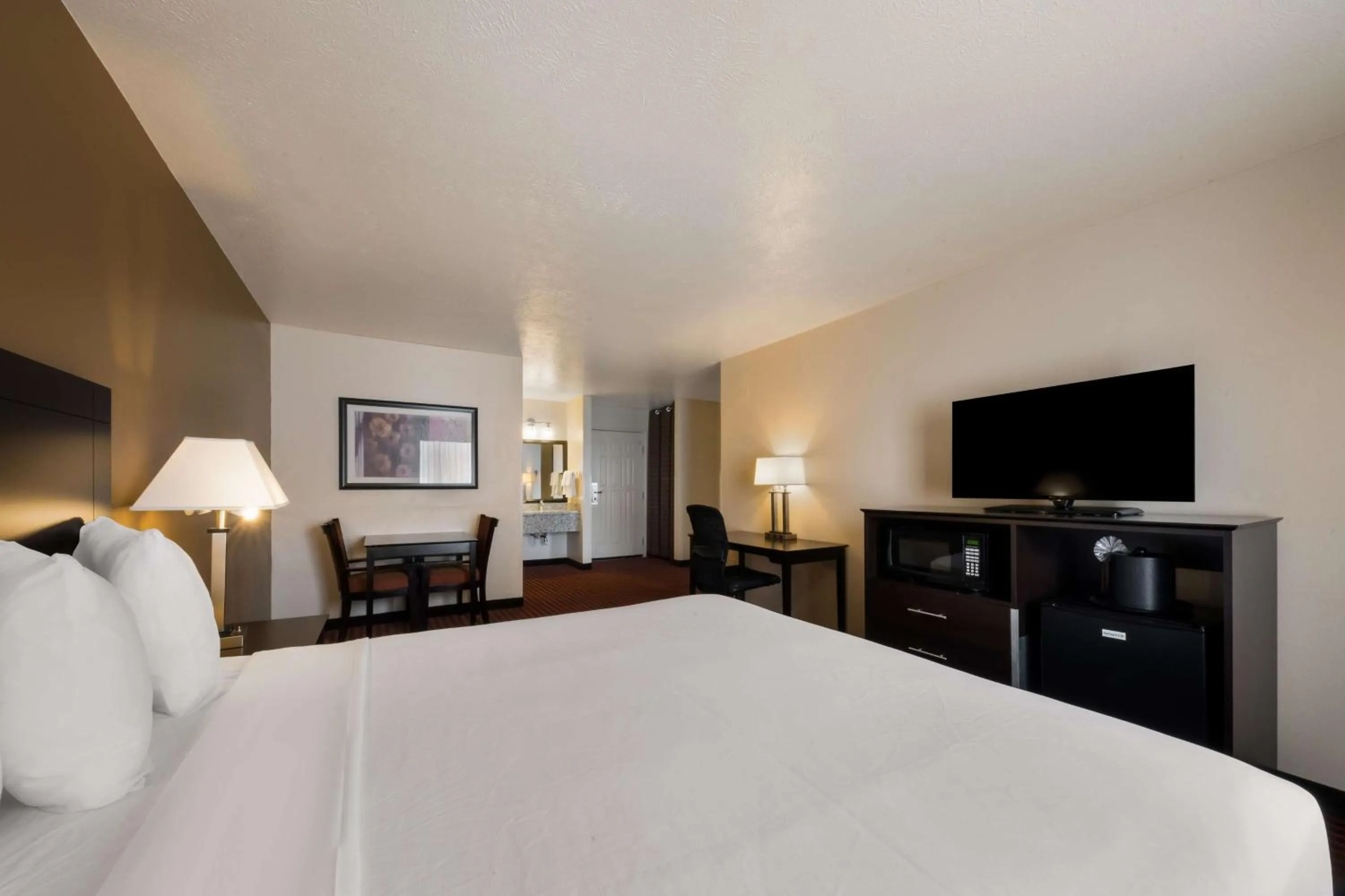 Bedroom, Bed in Best Western Salinas Valley Inn & Suites