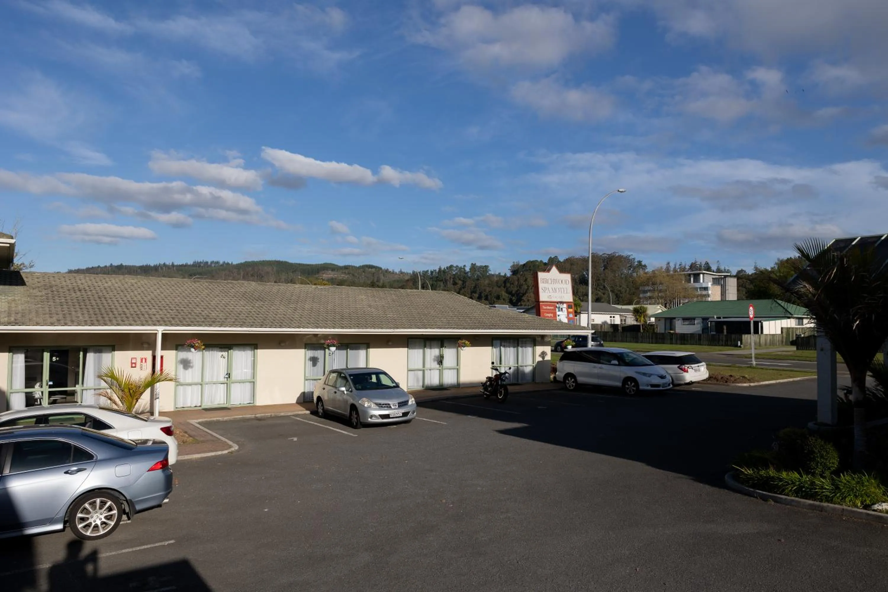 Birchwood Spa Motel